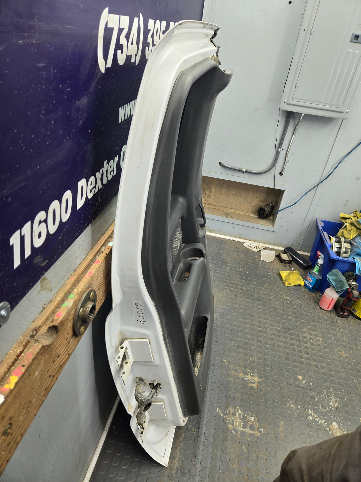 2003-2005 Ford Ranger Passenger Side Front Right Hand Door