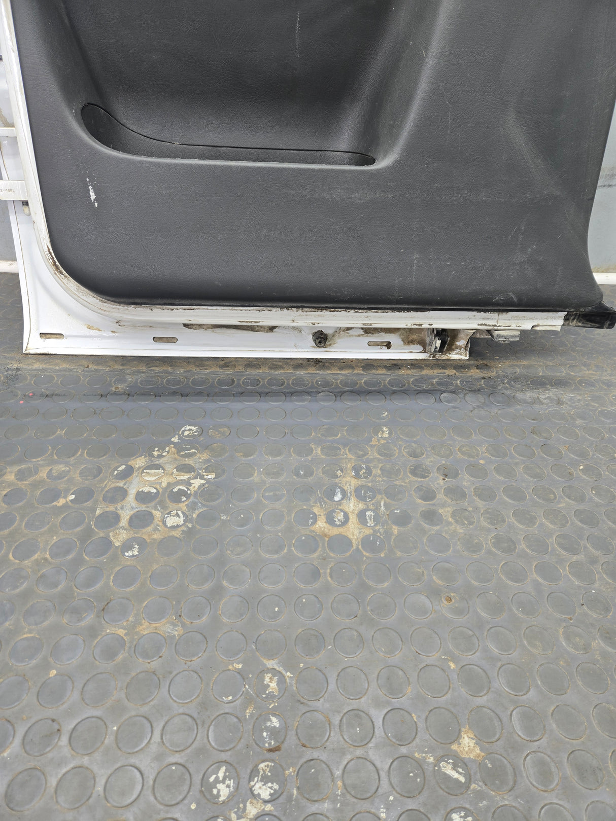 2003-2005 Ford Ranger Passenger Side Front Right Hand Door