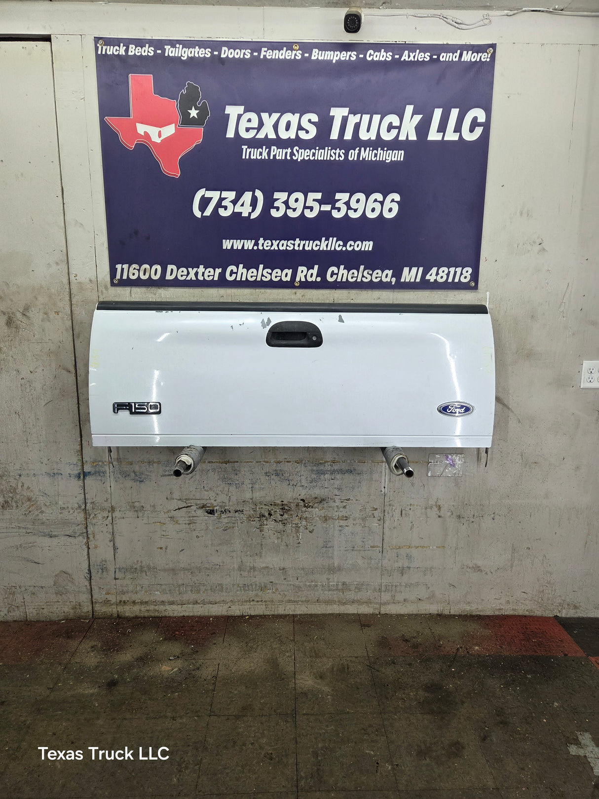 1997-2003 F150 / 1999-2007 Ford F250 F350 F450 F550 Super Duty Tailgate