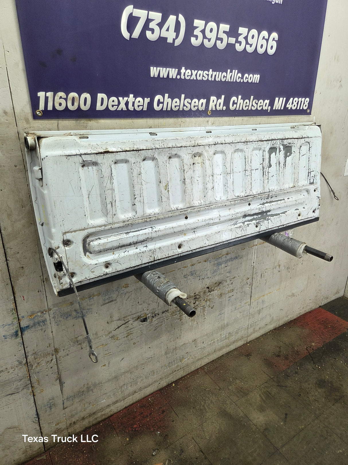 1997-2003 F150 / 1999-2007 Ford F250 F350 F450 F550 Super Duty Tailgate