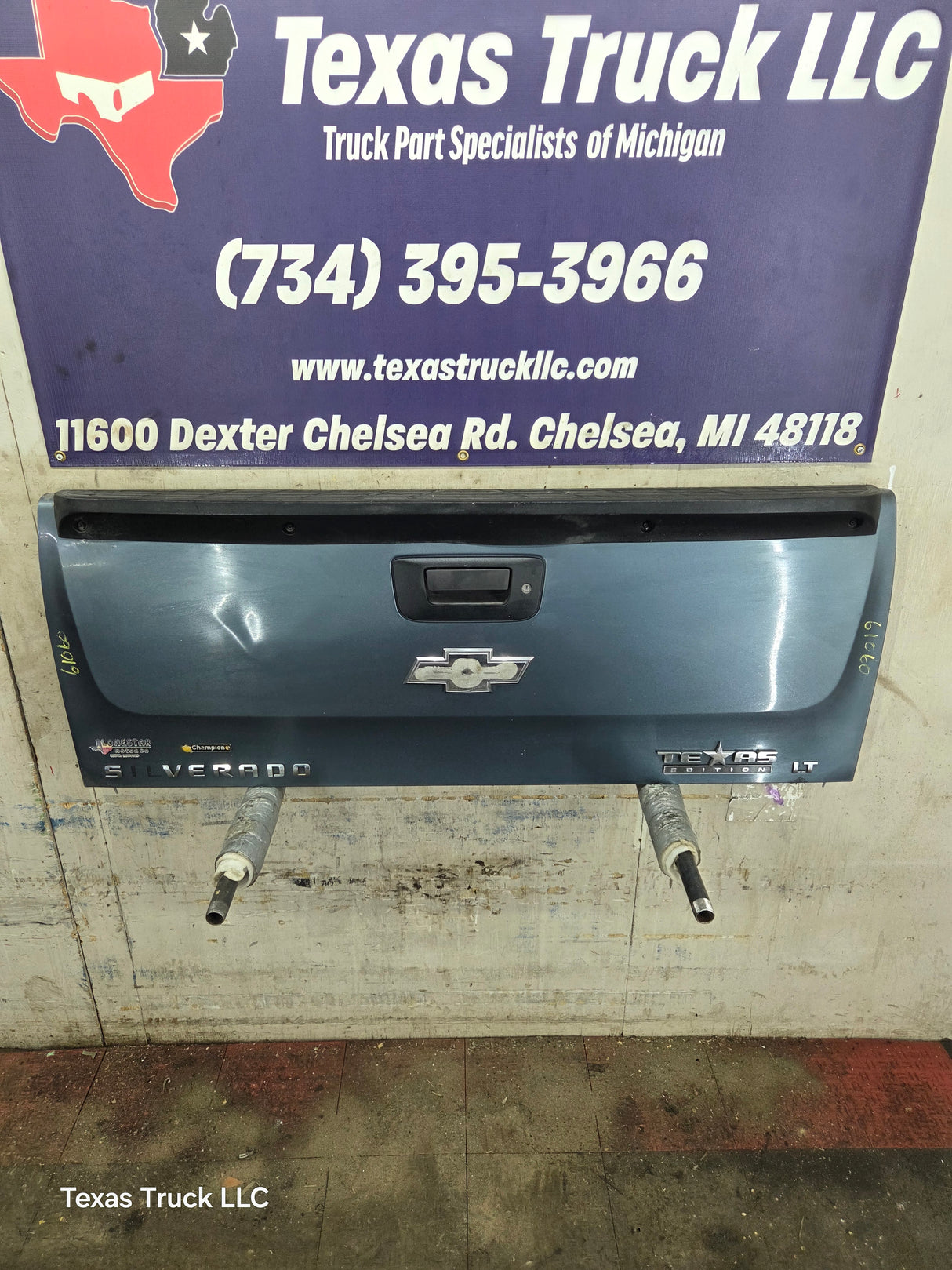2007-2013 Chevrolet Silverado / GMC Sierra 1500 2500 3500 HD Tailgate