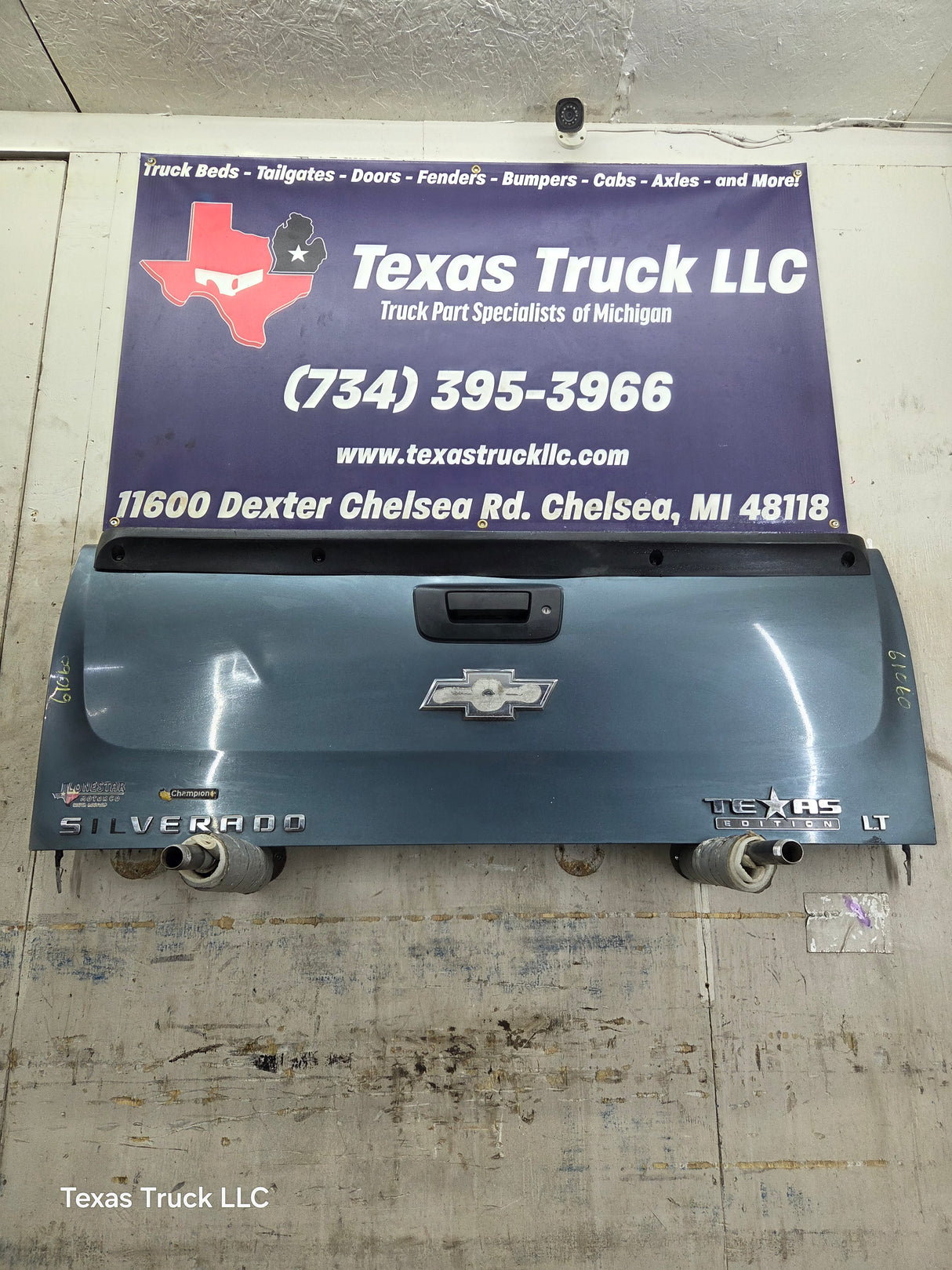 2007-2013 Chevrolet Silverado / GMC Sierra 1500 2500 3500 HD Tailgate