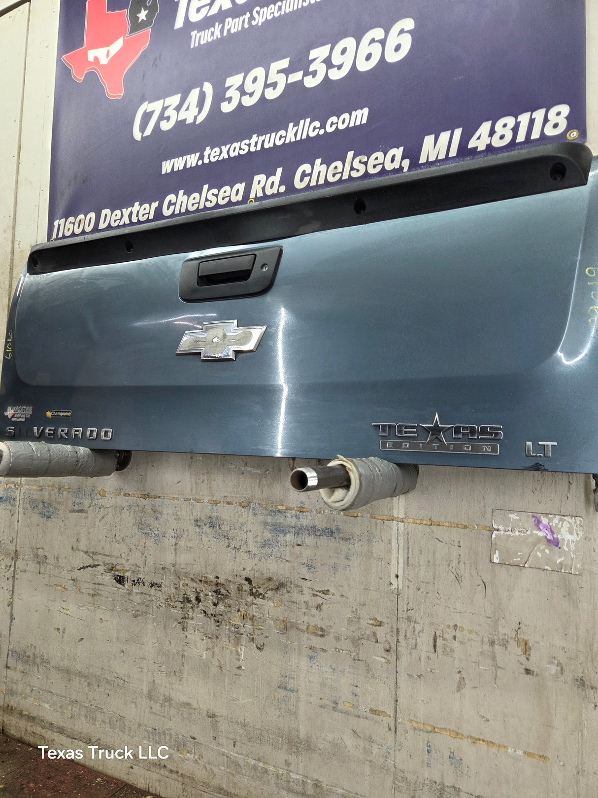 2007-2013 Chevrolet Silverado / GMC Sierra 1500 2500 3500 HD Tailgate