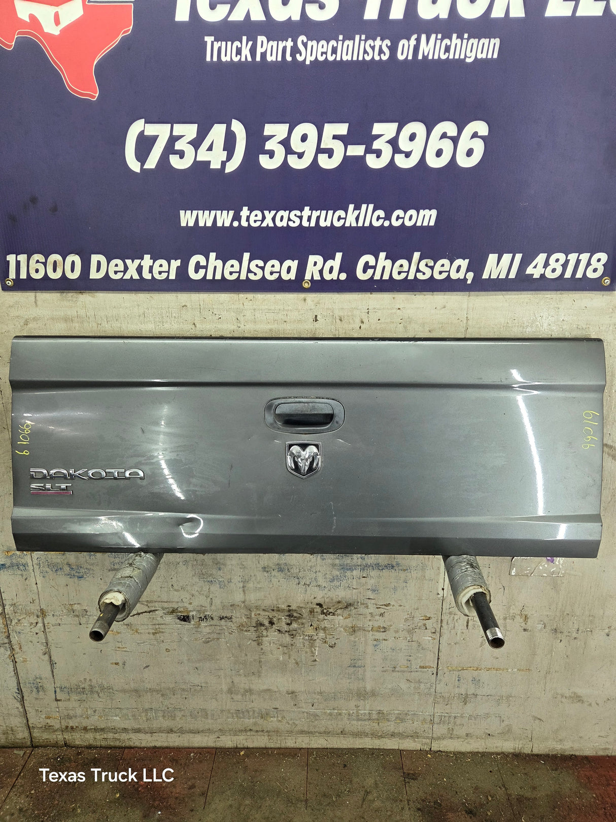 2005-2011 Dodge Dakota 3rd Gen Tailgate