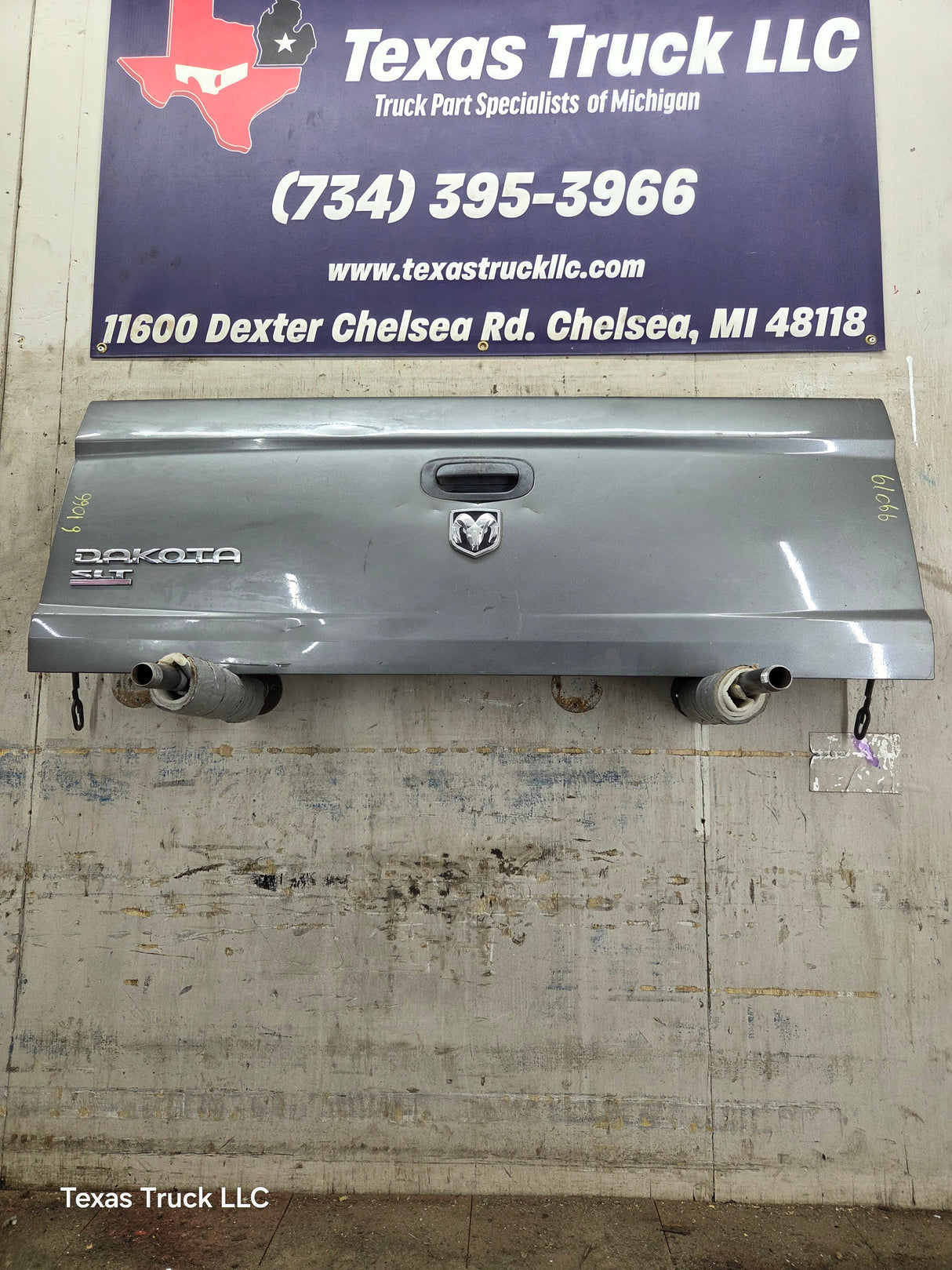 2005-2011 Dodge Dakota 3rd Gen Tailgate