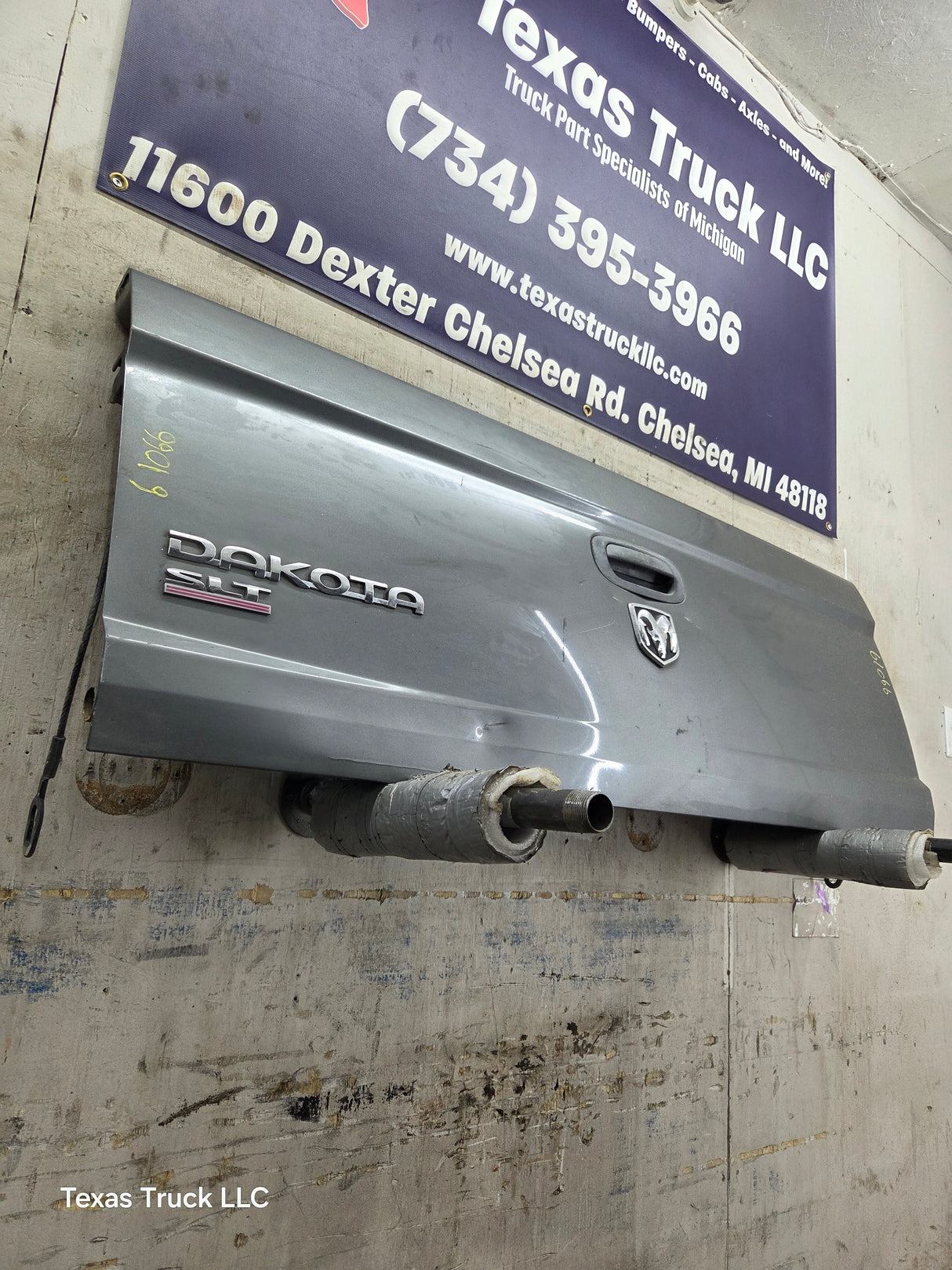 2005-2011 Dodge Dakota 3rd Gen Tailgate