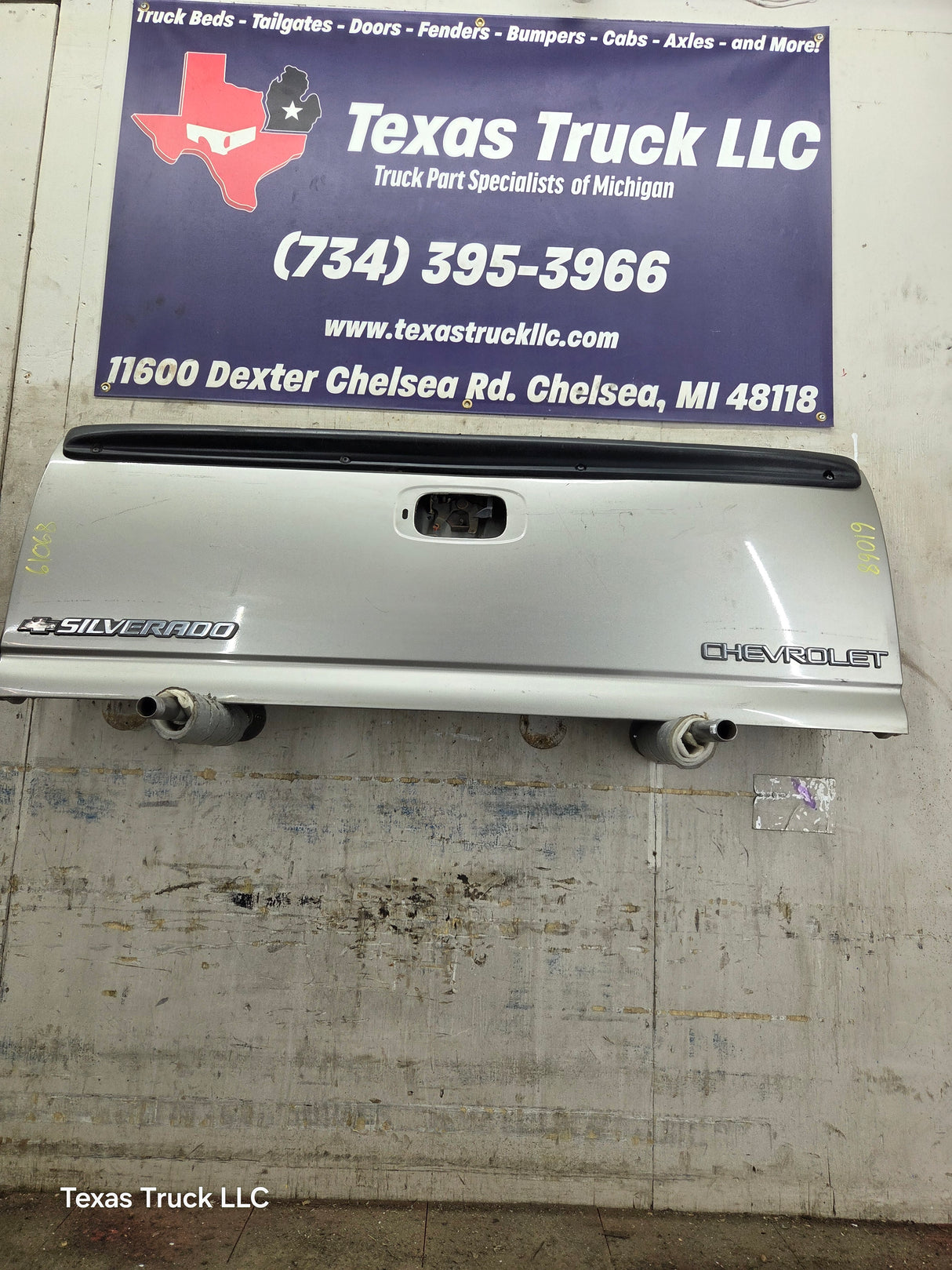 1999-2007 Chevrolet Silverado / GMC Sierra 1500 2500 3500 Tailgate