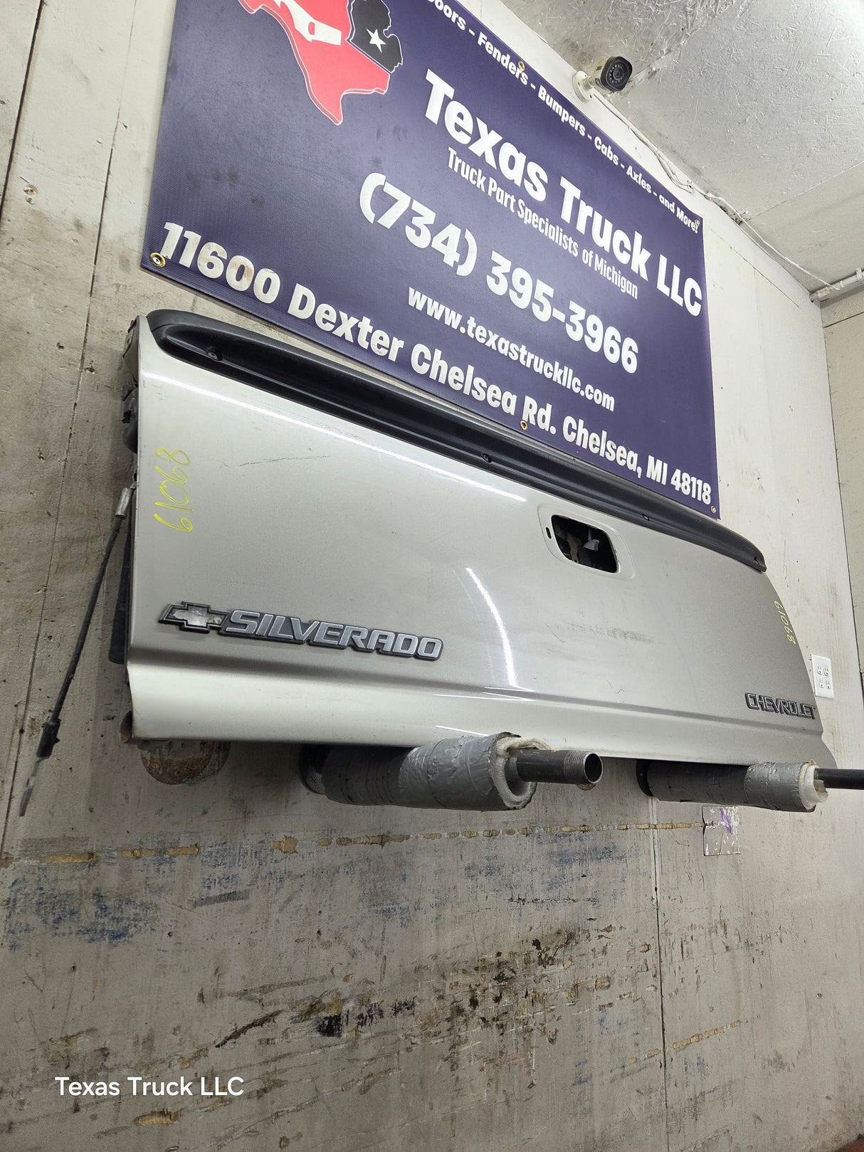 1999-2007 Chevrolet Silverado / GMC Sierra 1500 2500 3500 Tailgate