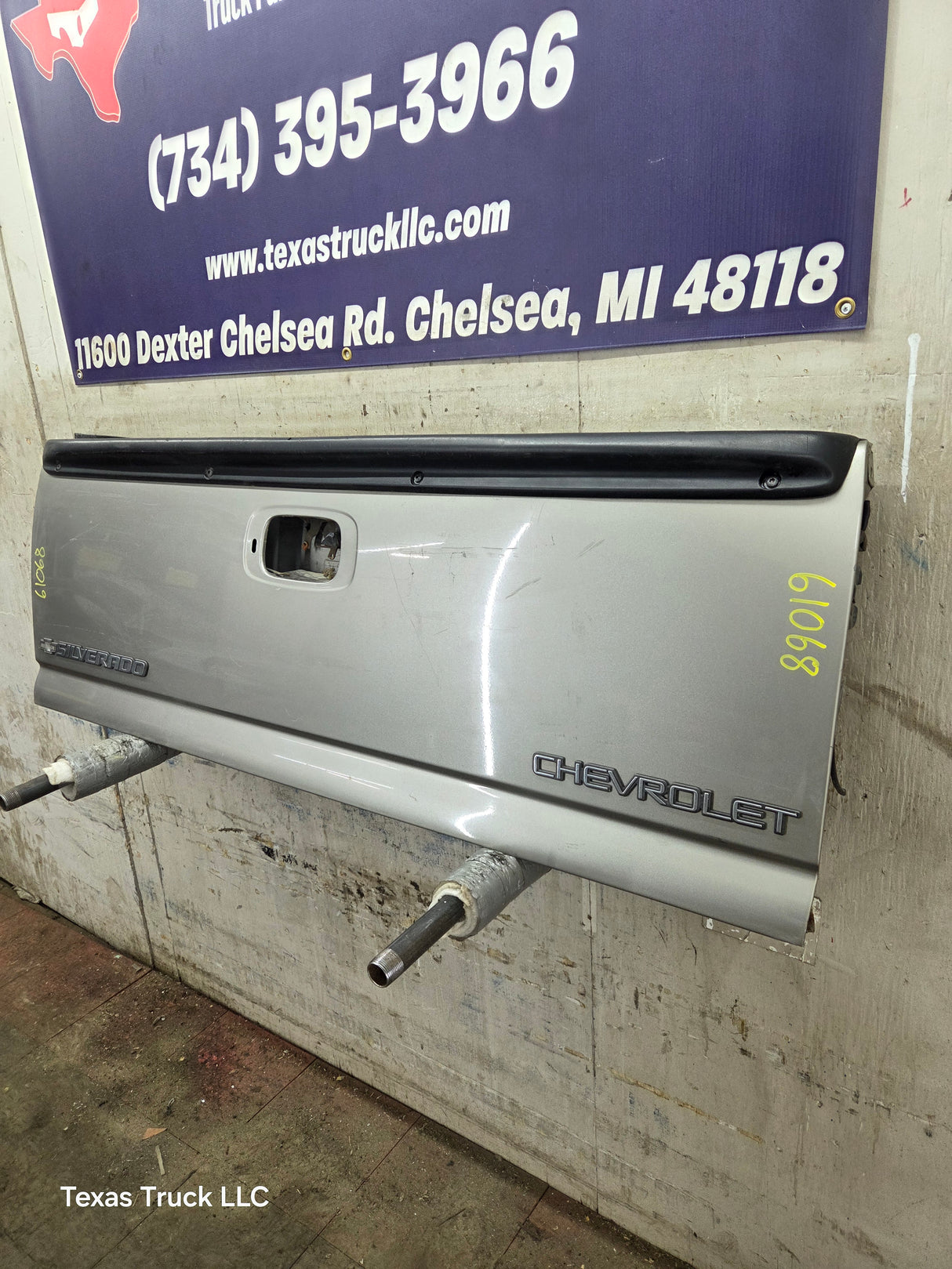 1999-2007 Chevrolet Silverado / GMC Sierra 1500 2500 3500 Tailgate