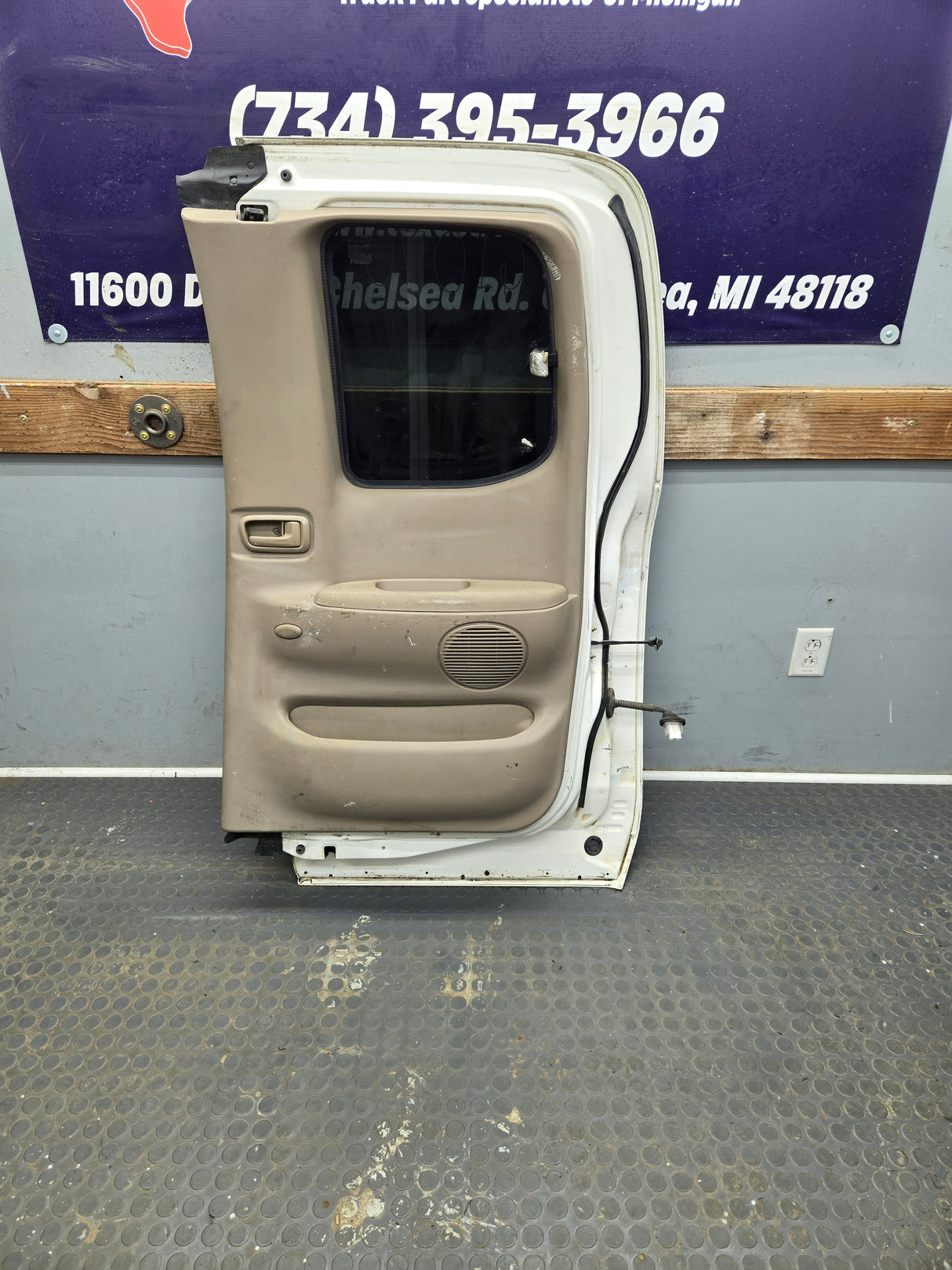 2000-2006 Toyota Tundra Extended Cab Passenger Side Rear Door Rear RH