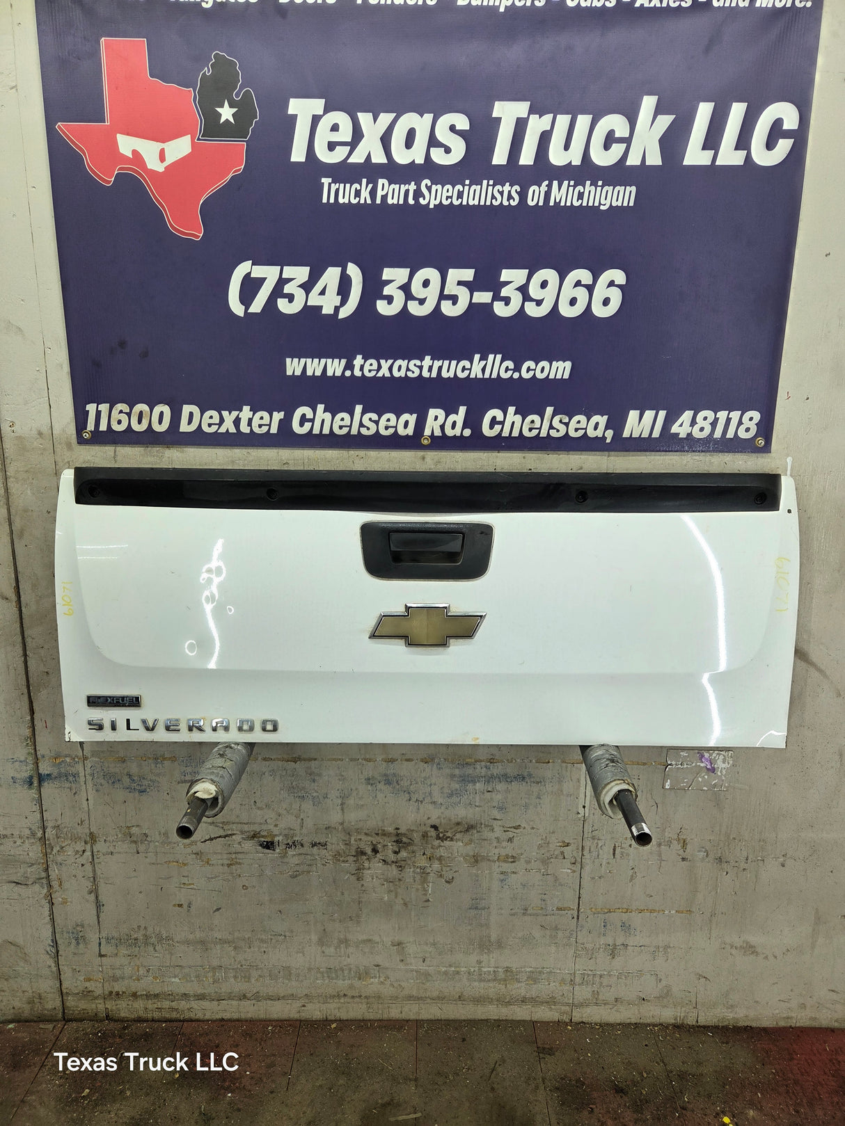 2007-2013 Chevrolet Silverado / GMC Sierra 1500 2500 3500 HD Tailgate