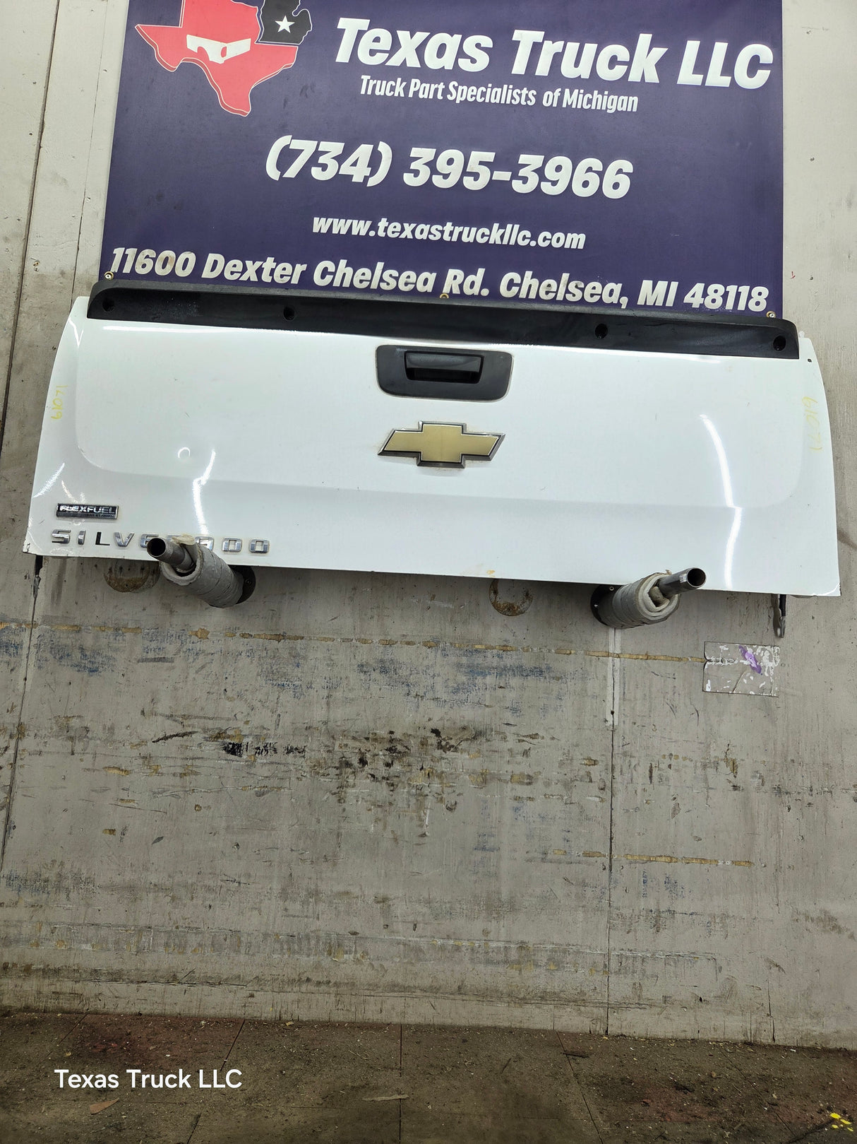2007-2013 Chevrolet Silverado / GMC Sierra 1500 2500 3500 HD Tailgate