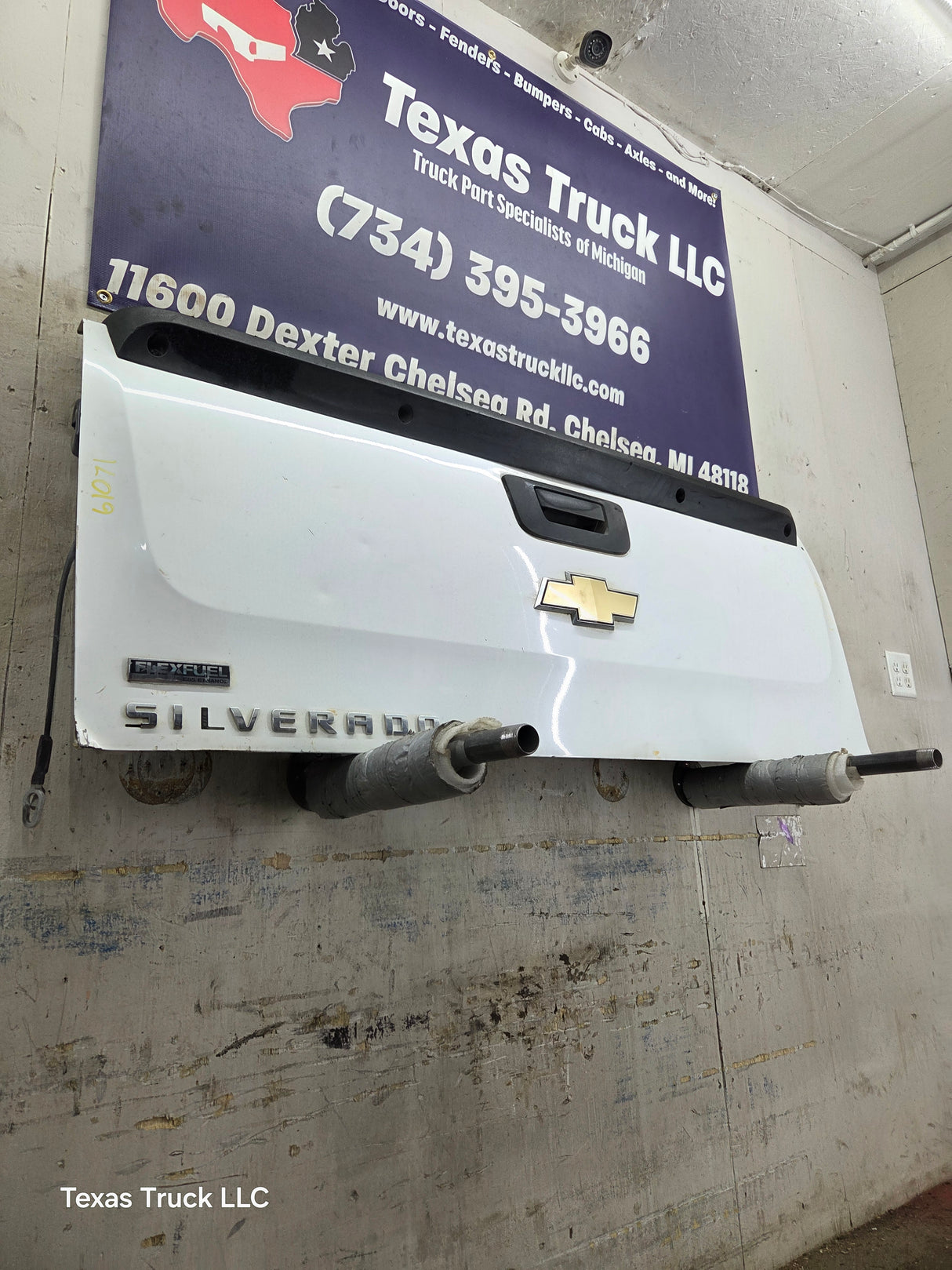 2007-2013 Chevrolet Silverado / GMC Sierra 1500 2500 3500 HD Tailgate