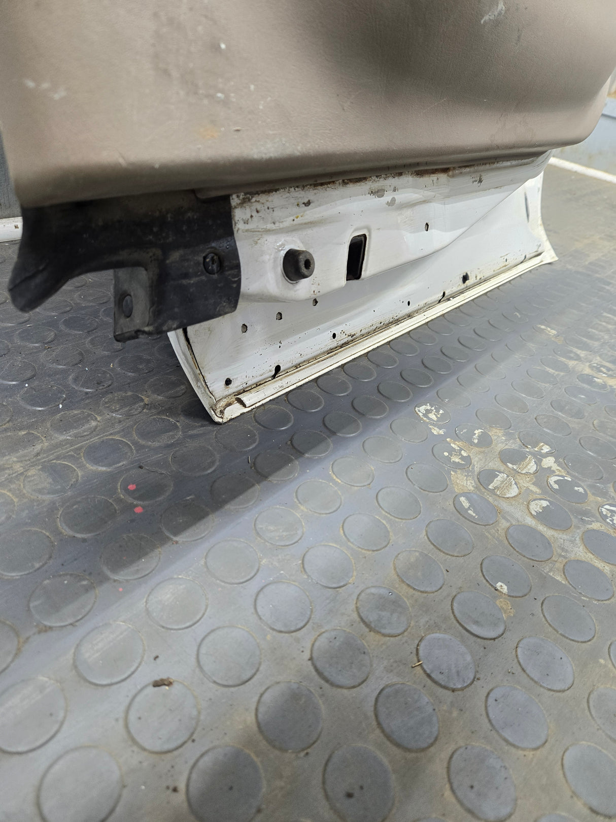 2000-2006 Toyota Tundra Extended Cab Passenger Side Rear Door Rear RH