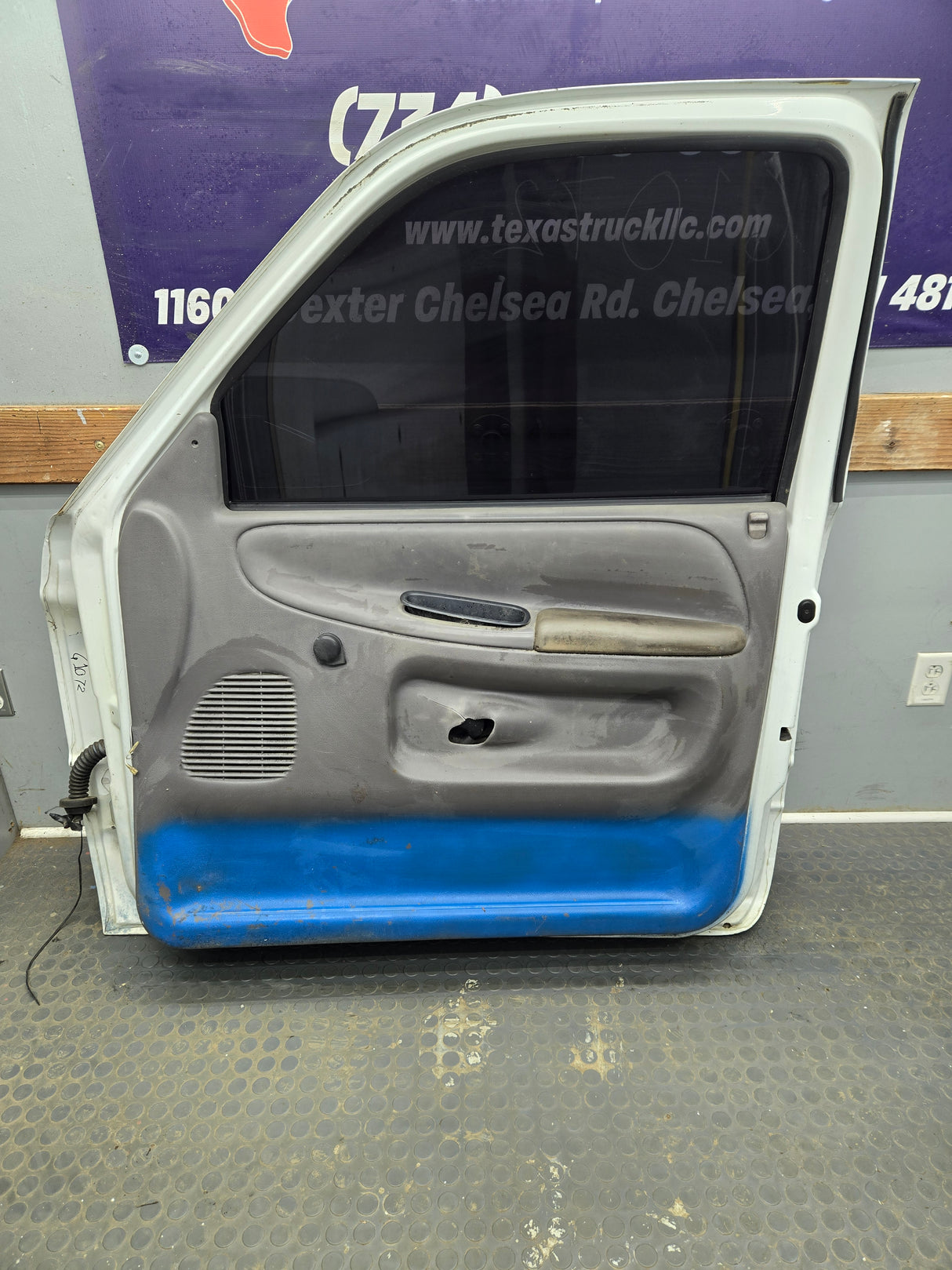 1994-2002 Dodge Ram 2nd Gen RH Passenger Side Front Door Regular Cab / 2 Door Ext Cab 1500 2500 3500 ROUND CORNER