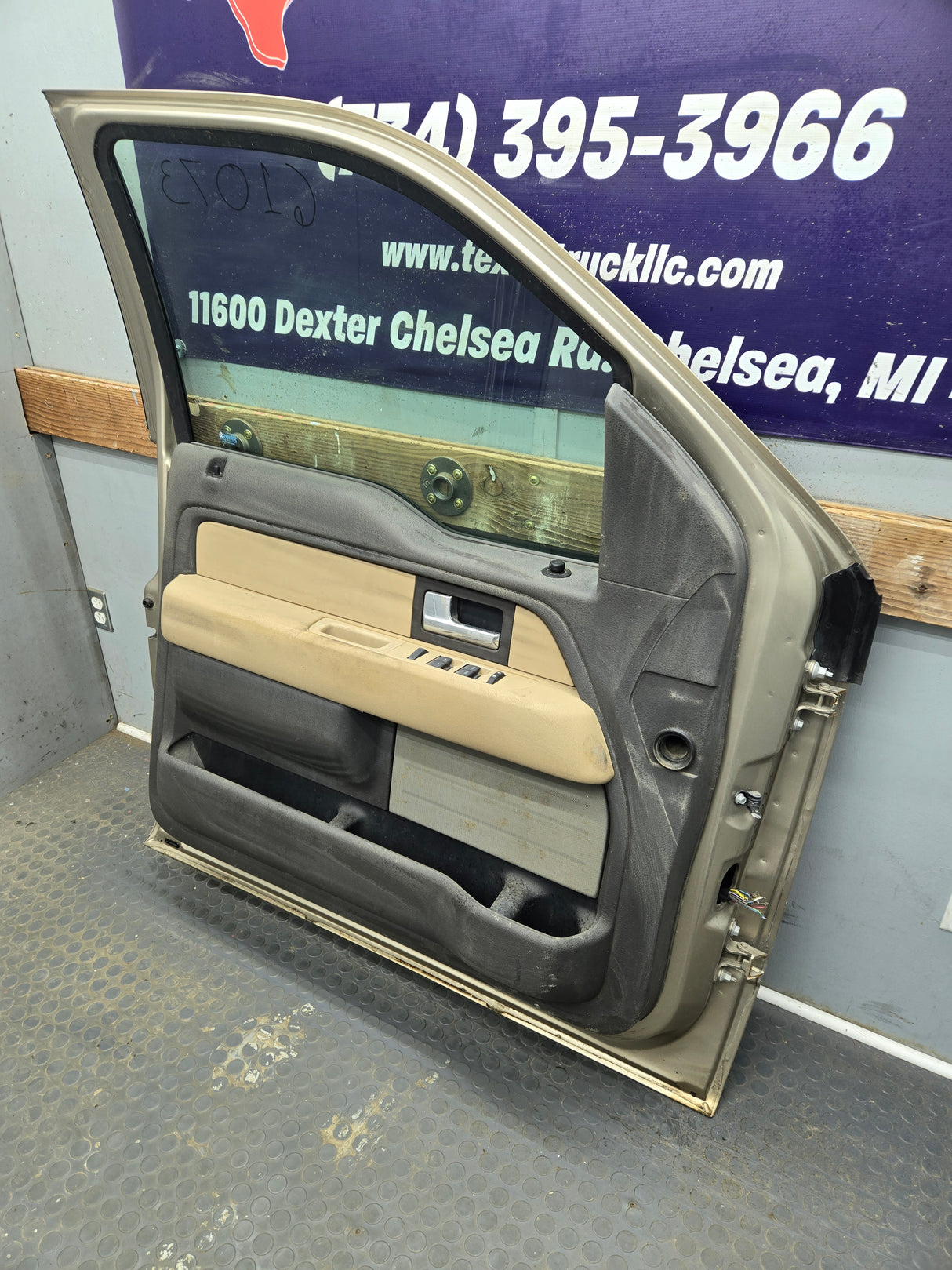 2004-2008 Ford F150 Driver Side Extended/Regular Cab Front Door LH