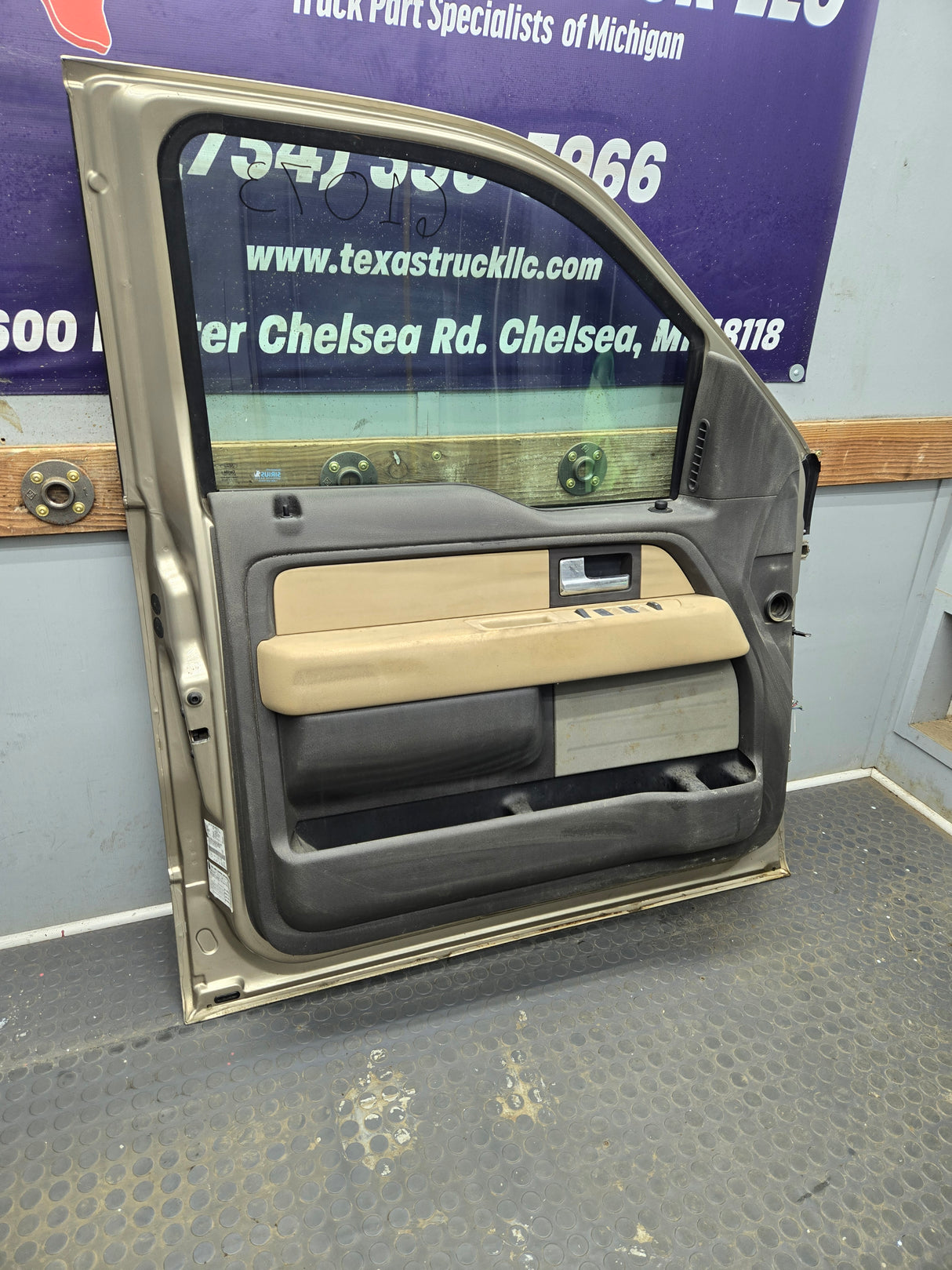2004-2008 Ford F150 Driver Side Extended/Regular Cab Front Door LH