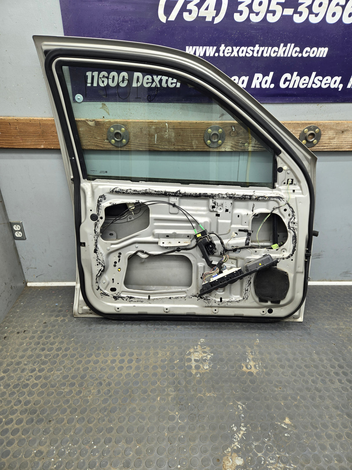 2004-2012 Chevrolet Colorado / GMC Canyon Driver Side Crew Cab Door LH