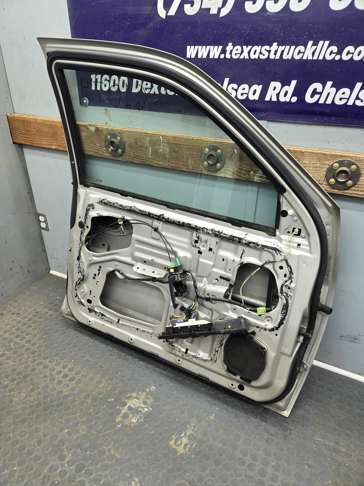 2004-2012 Chevrolet Colorado / GMC Canyon Driver Side Crew Cab Door LH