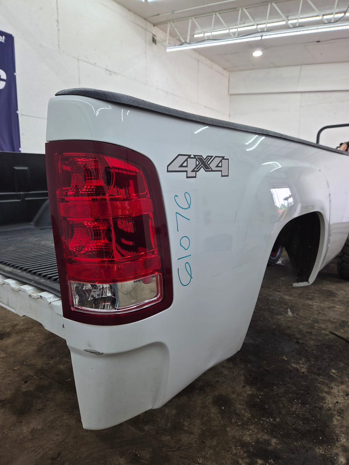 2007-2013 GMC Sierra 1500 2500 3500 HD 8' Long Truck Bed