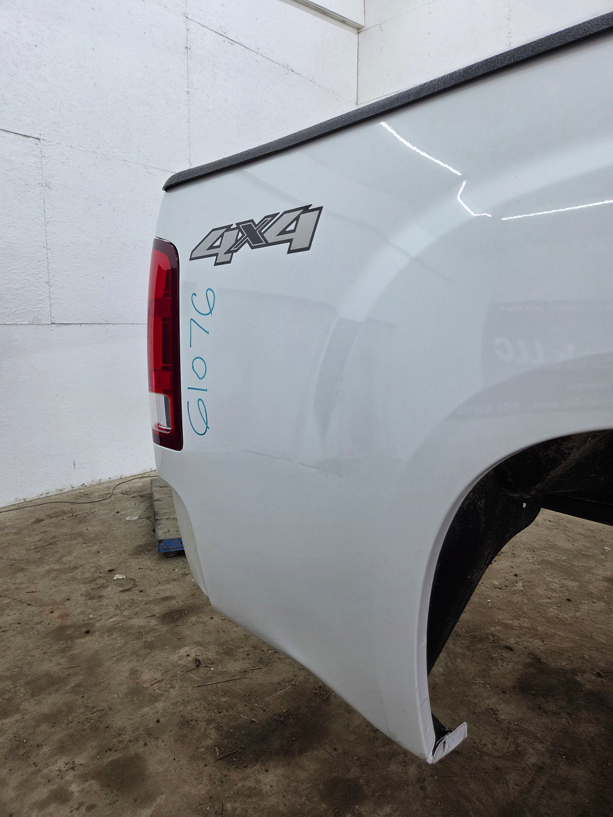 2007-2013 GMC Sierra 1500 2500 3500 HD 8' Long Truck Bed