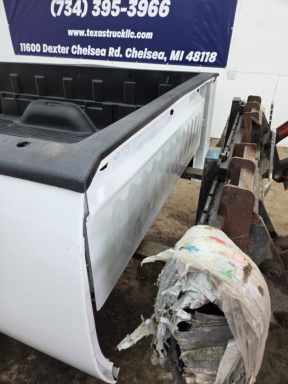 2007-2013 GMC Sierra 1500 2500 3500 HD 8' Long Truck Bed