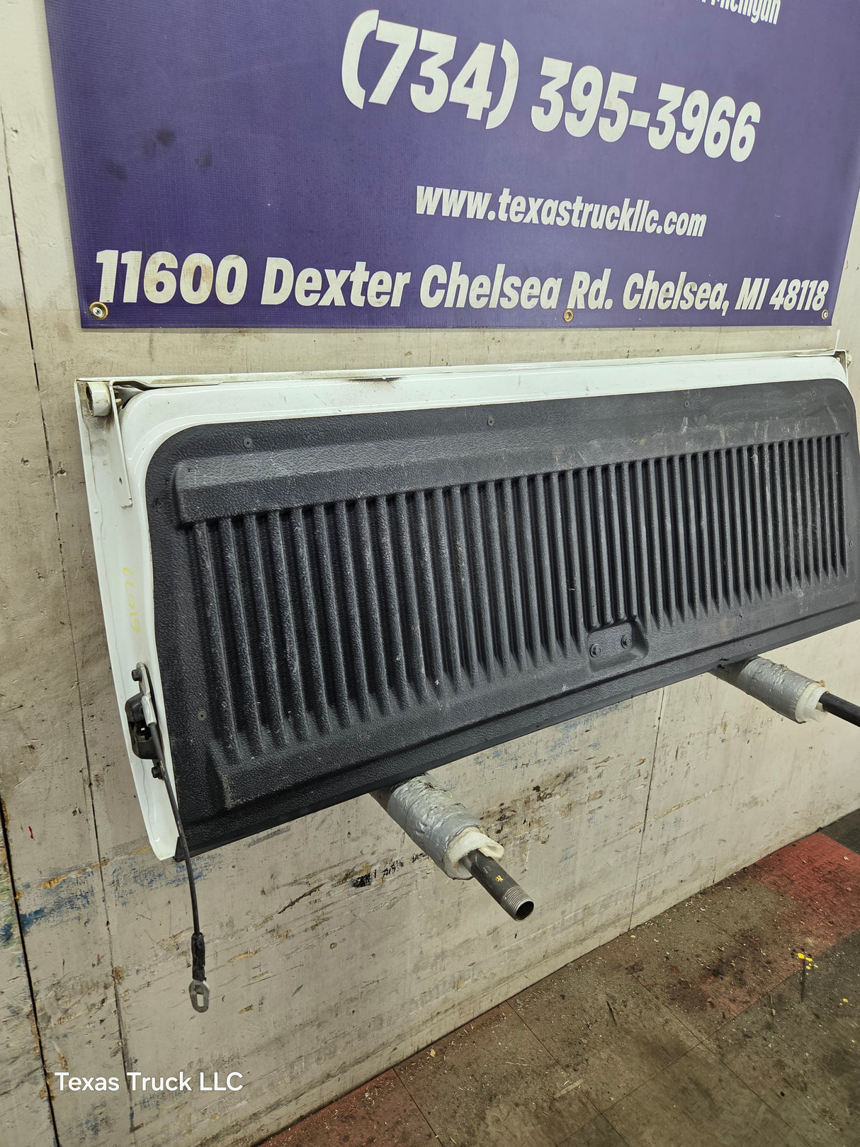 2007-2013 Chevrolet Silverado / GMC Sierra 1500 2500 3500 HD Tailgate