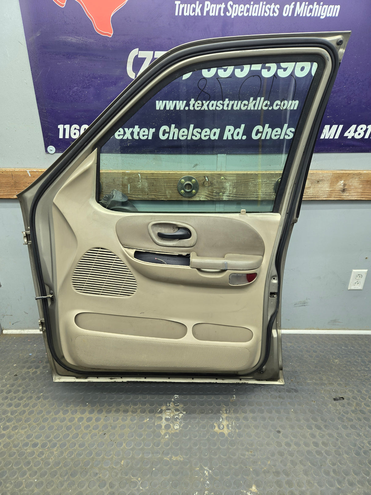 1997-2003 Ford F150 Crew Cab Passenger Side RH Front Door