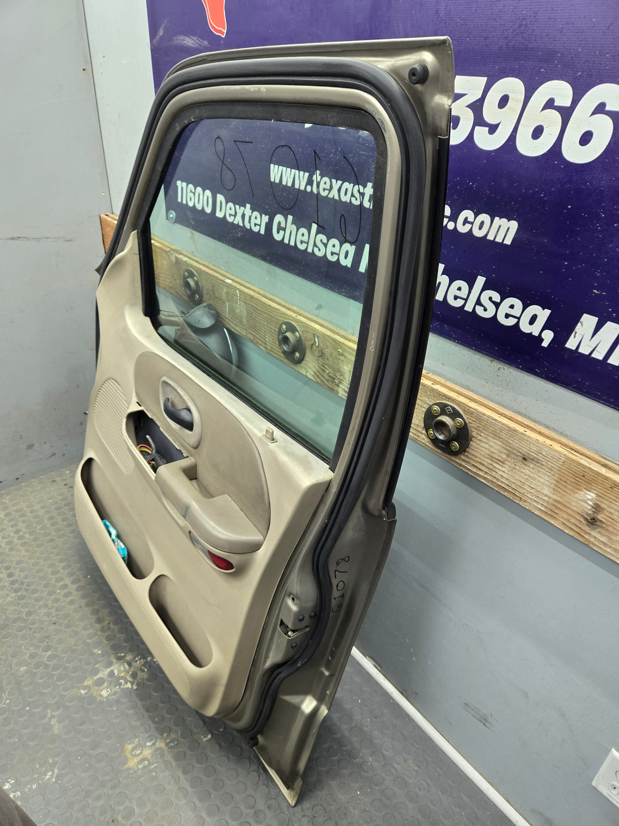 1997-2003 Ford F150 Crew Cab Passenger Side RH Front Door