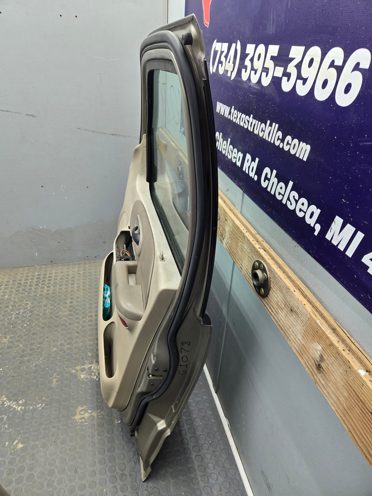 1997-2003 Ford F150 Crew Cab Passenger Side RH Front Door