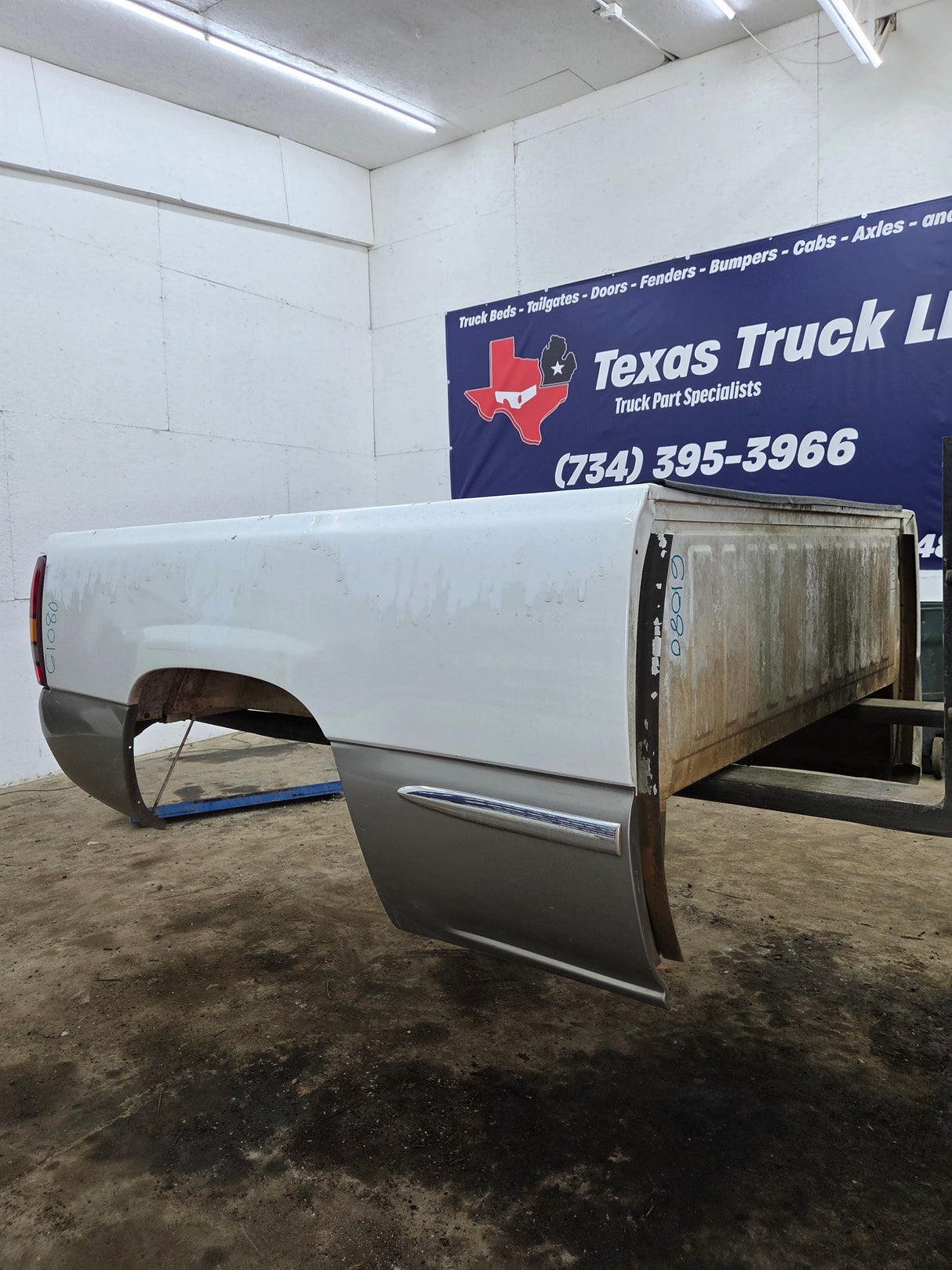 1999-2007 Chevrolet Silverado / GMC Sierra 1500 2500HD 3500HD 6' 6" Short Truck Bed