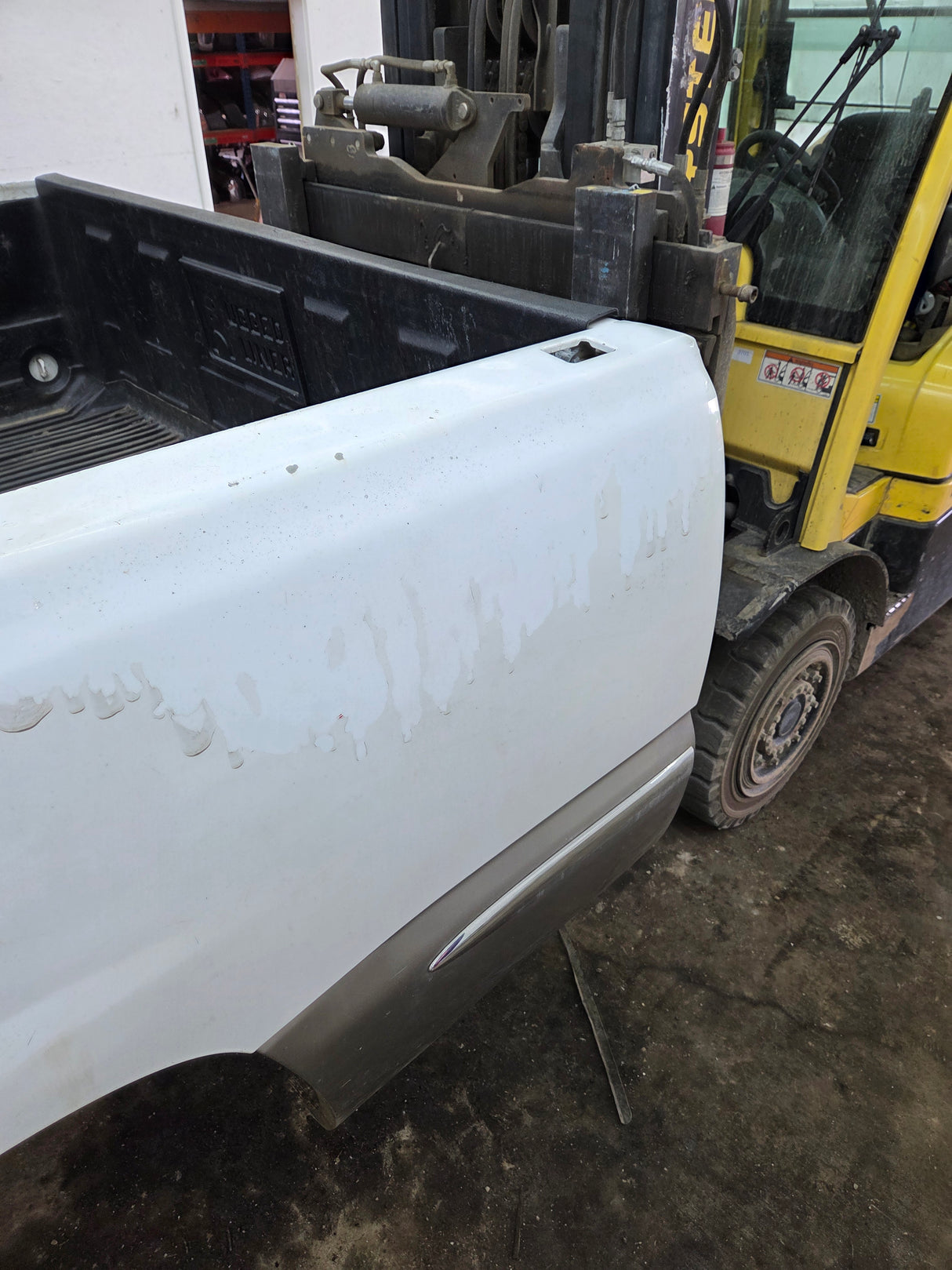 1999-2007 Chevrolet Silverado / GMC Sierra 1500 2500HD 3500HD 6' 6" Short Truck Bed