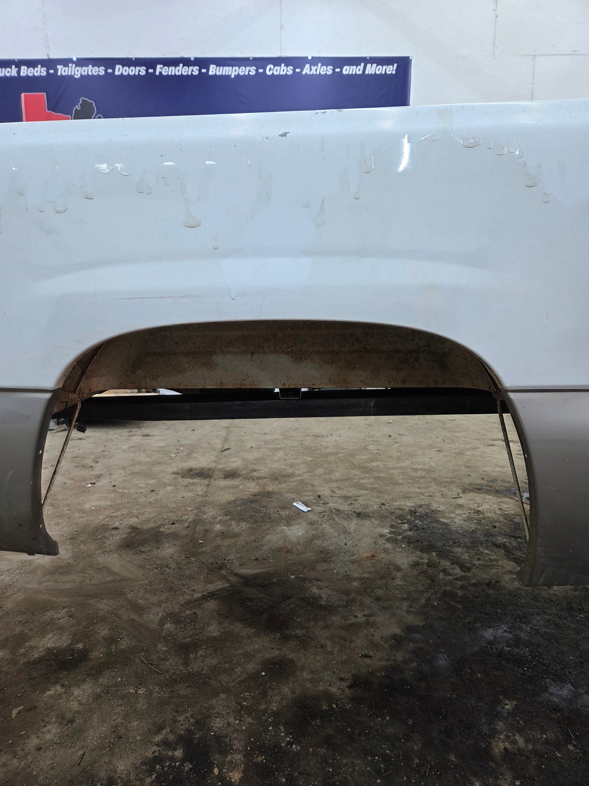 1999-2007 Chevrolet Silverado / GMC Sierra 1500 2500HD 3500HD 6' 6" Short Truck Bed