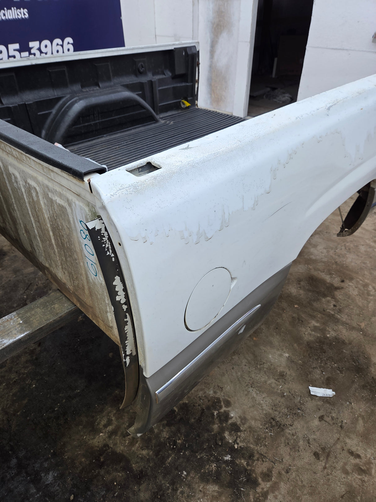 1999-2007 Chevrolet Silverado / GMC Sierra 1500 2500HD 3500HD 6' 6" Short Truck Bed