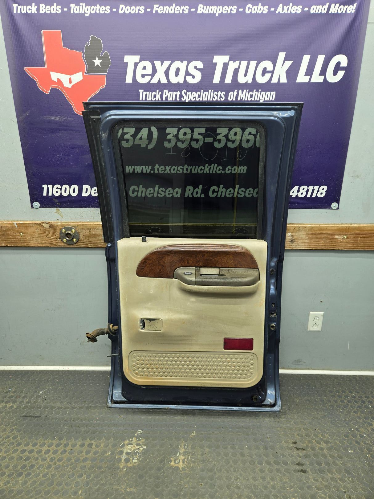 1999-2011 Ford Super Duty F250 F350 F450 F550 RH Crew Cab Passenger Side Rear Door (Copy)