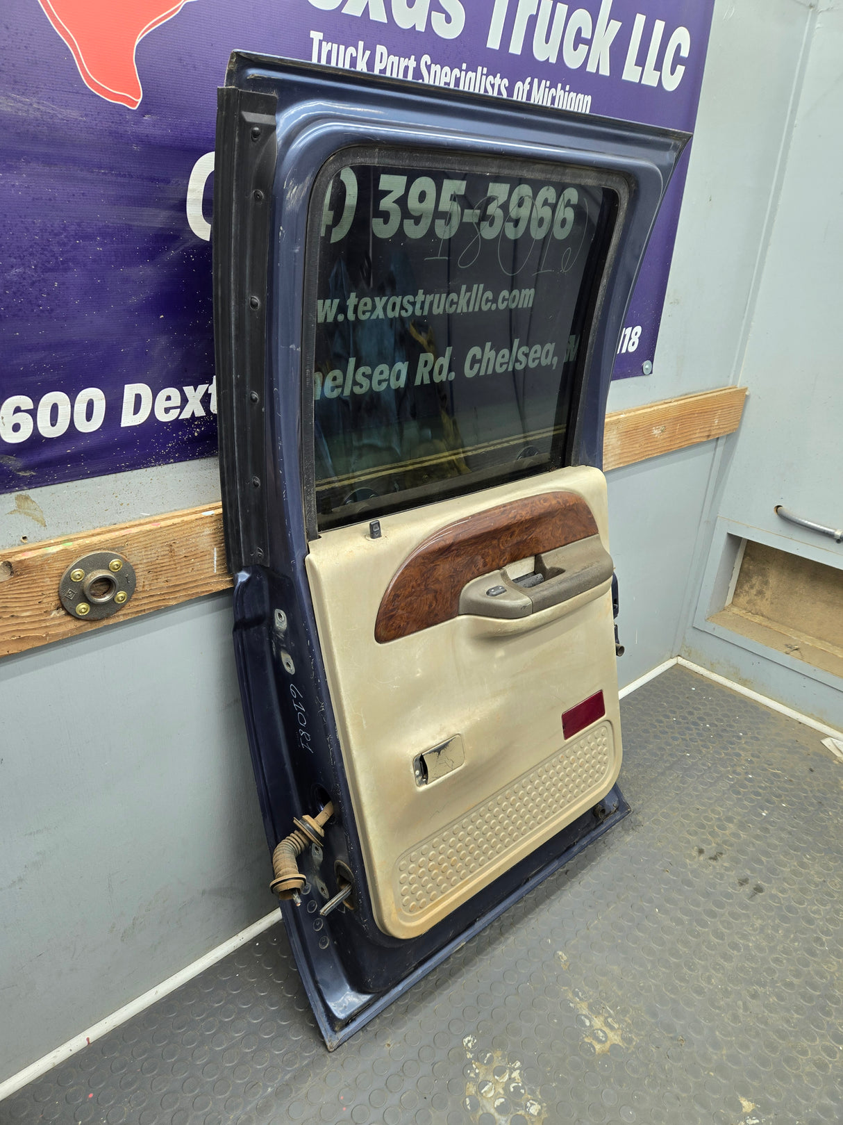 1999-2011 Ford Super Duty F250 F350 F450 F550 RH Crew Cab Passenger Side Rear Door (Copy)