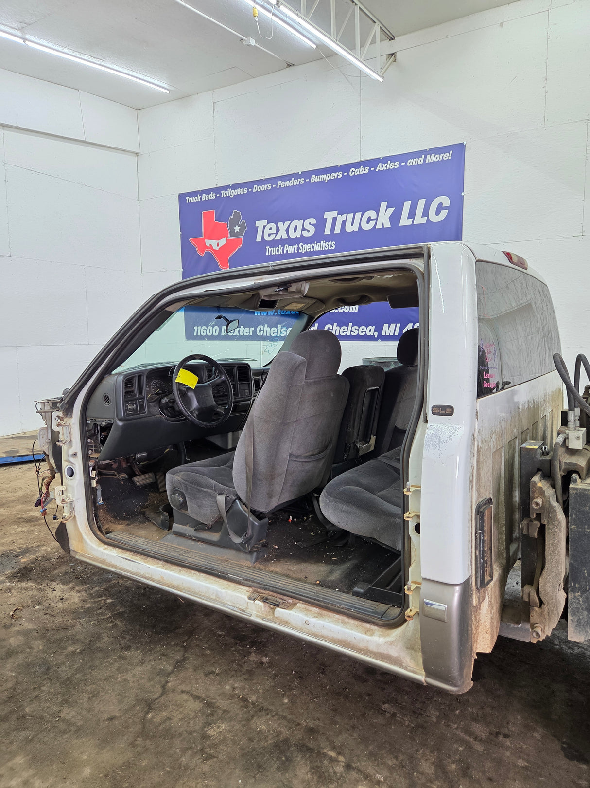 1999-2007 Chevrolet Silverado / GMC Sierra 1500 2500 HD 3500HD Extended Cab Body