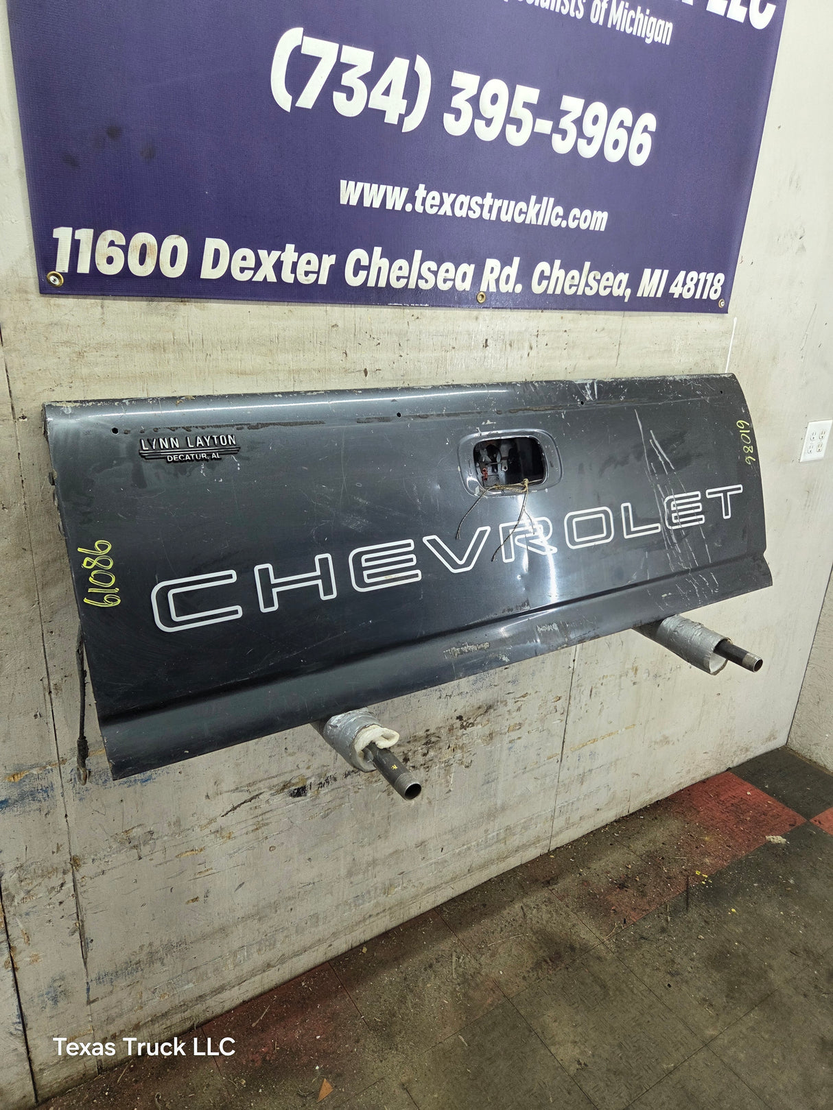 1999-2007 Chevrolet Silverado / GMC Sierra 1500 2500 3500 Tailgate
