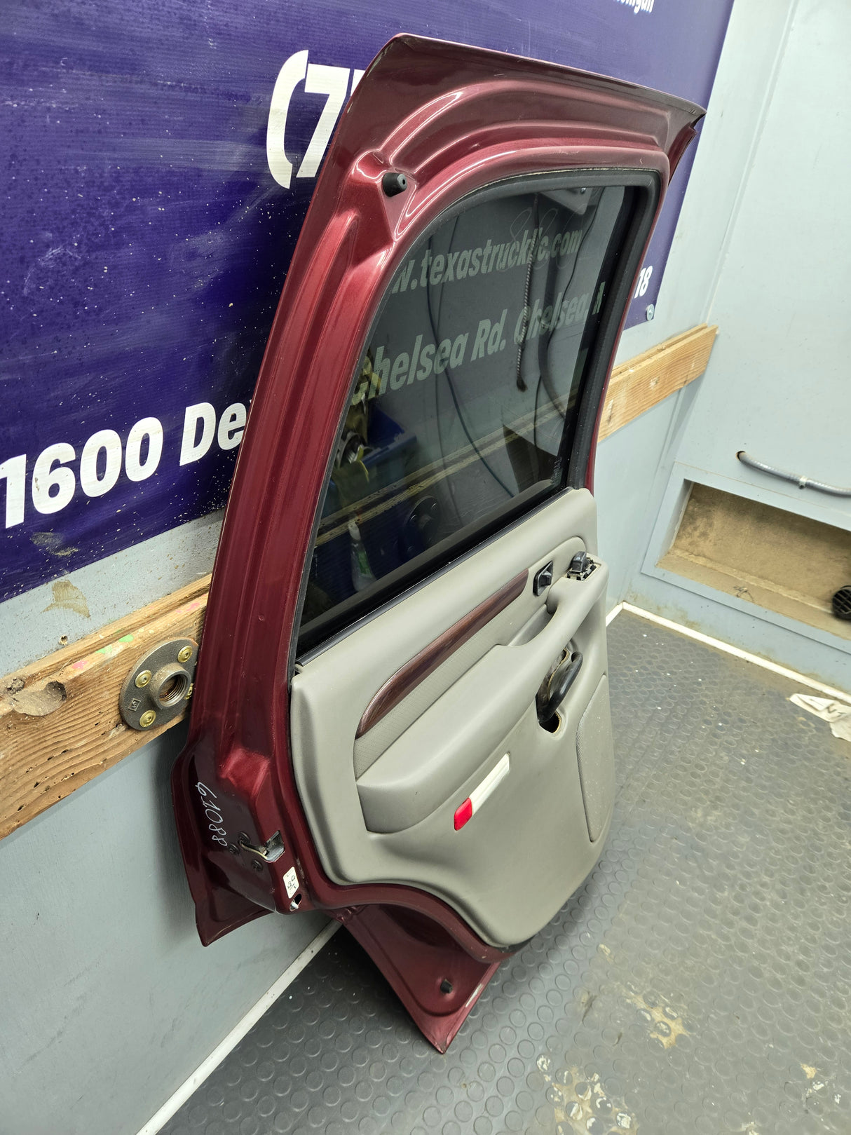 2001-2006 Chevrolet Tahoe / GMC Yukon 1500 2500HD Rear Driver Side Rear Door LH