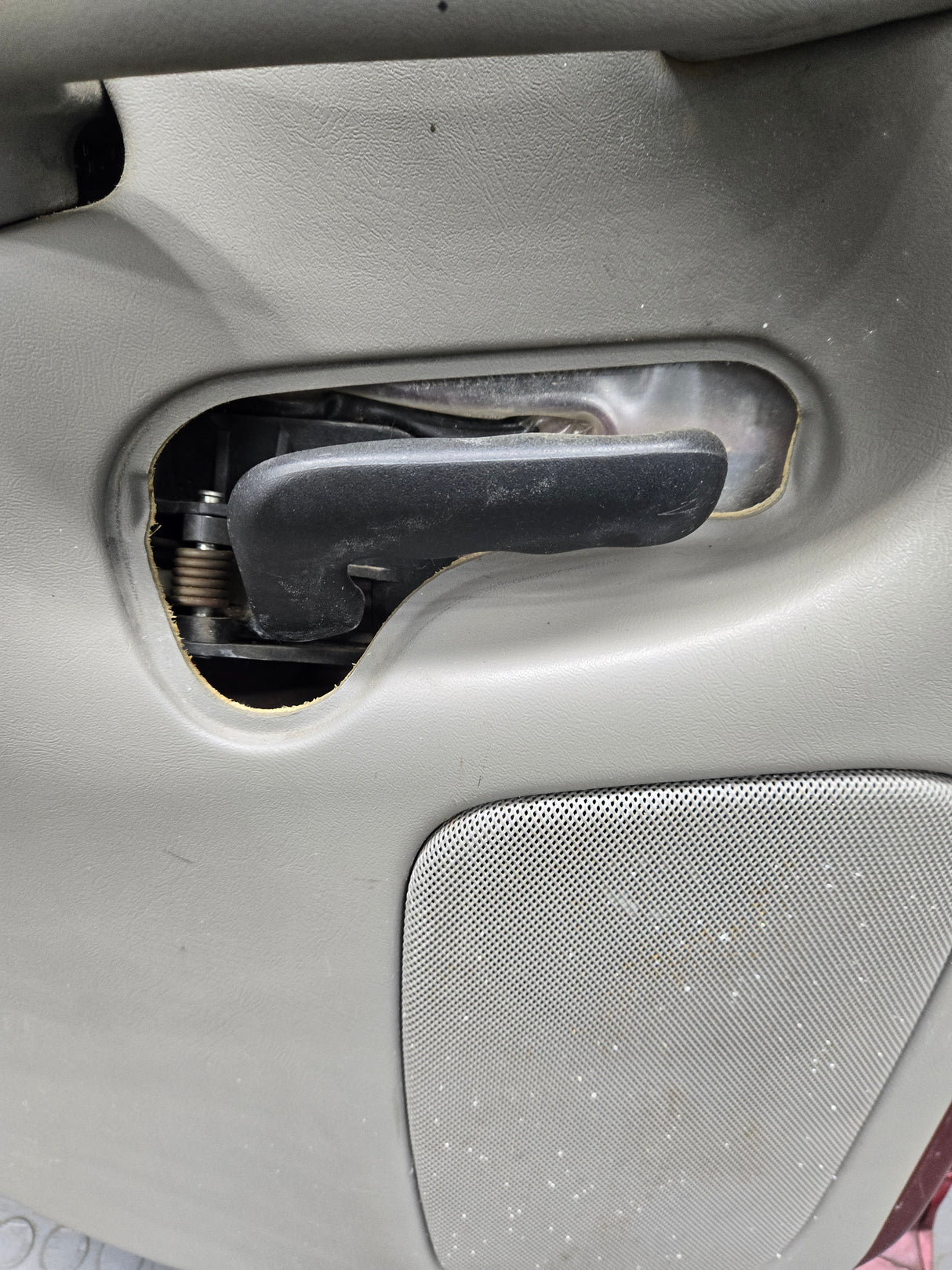 2001-2006 Chevrolet Tahoe / GMC Yukon 1500 2500HD Rear Driver Side Rear Door LH