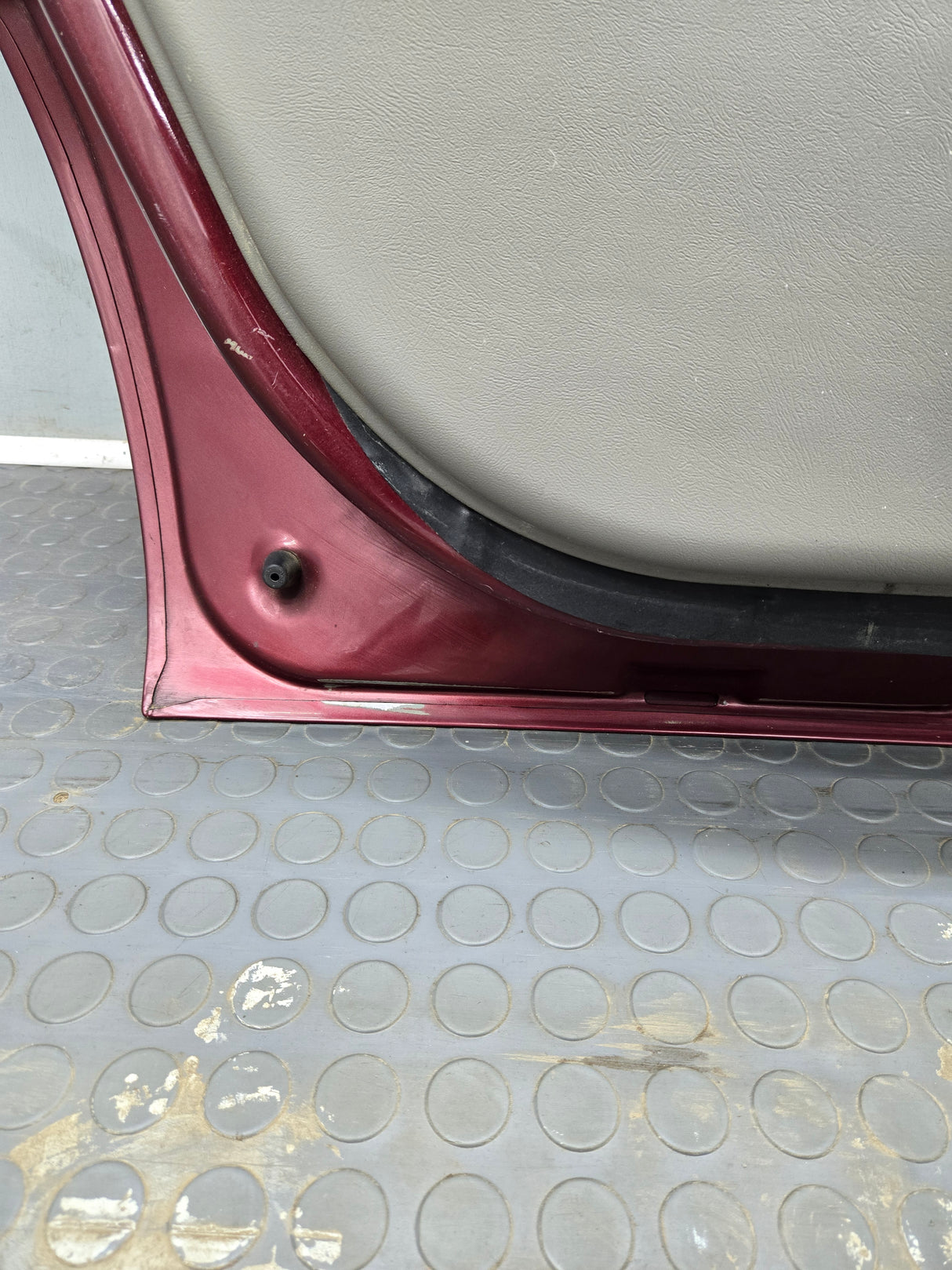 2001-2006 Chevrolet Tahoe / GMC Yukon 1500 2500HD Rear Driver Side Rear Door LH