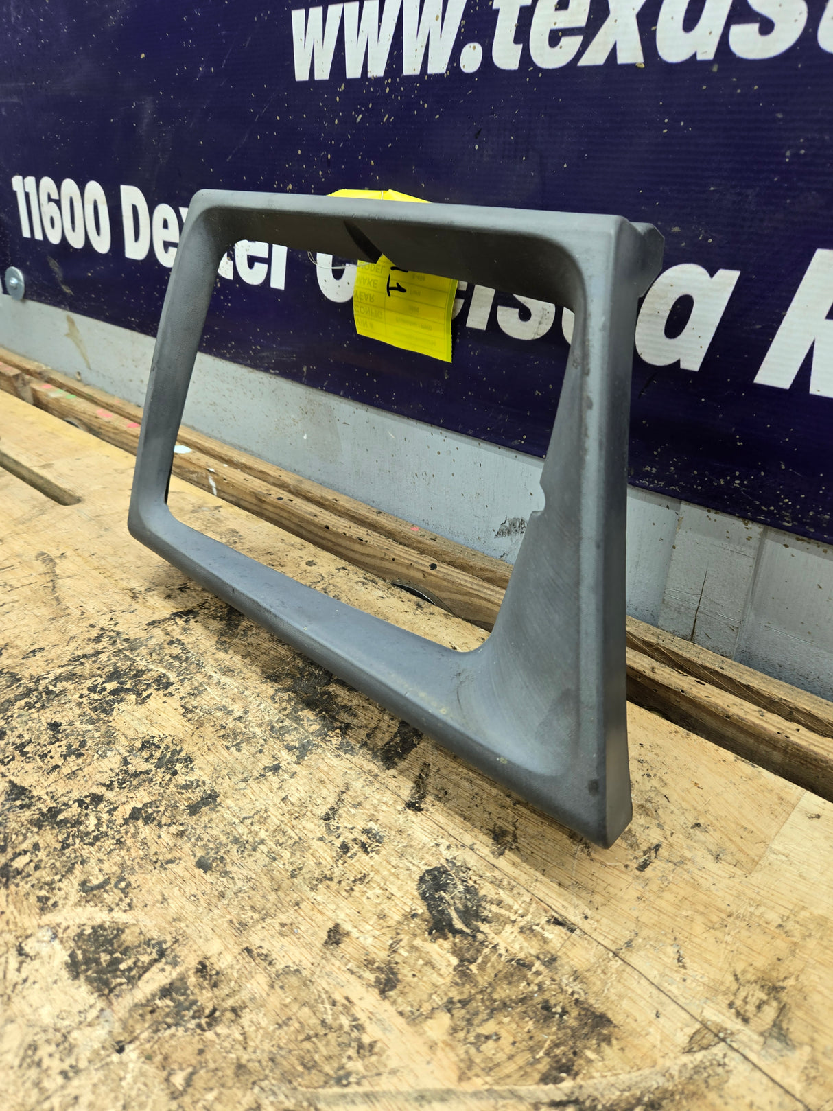 1992-2007 Ford Econoline E-150 E-250 E-350 E-450 RH Passenger Side Headlight Bezel Surround Trim Ring 2C24-13052