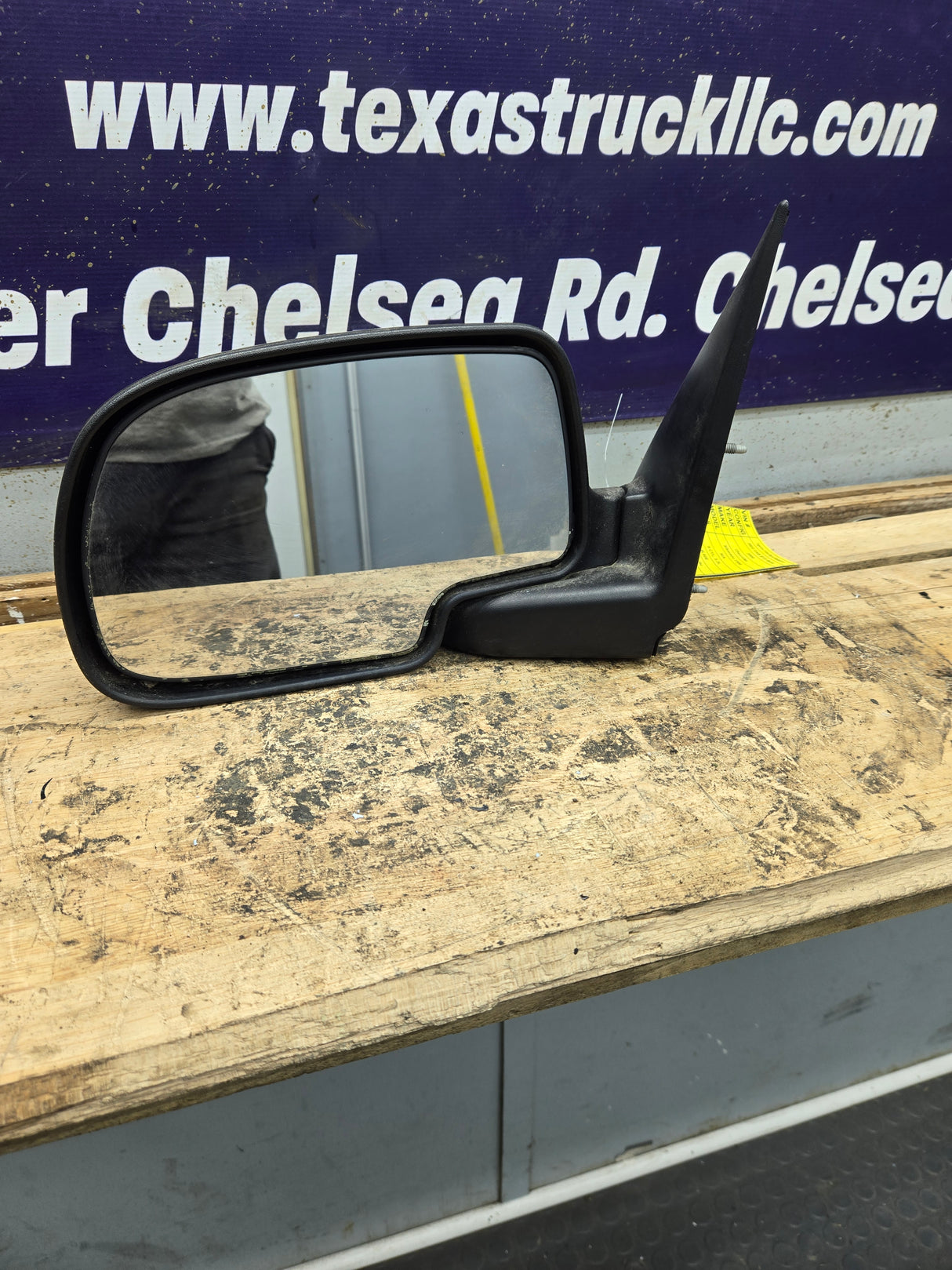 1999-2006 Chevrolet Silverado GMC Sierra 1500 2500 LH Driver Side Manual Mirror