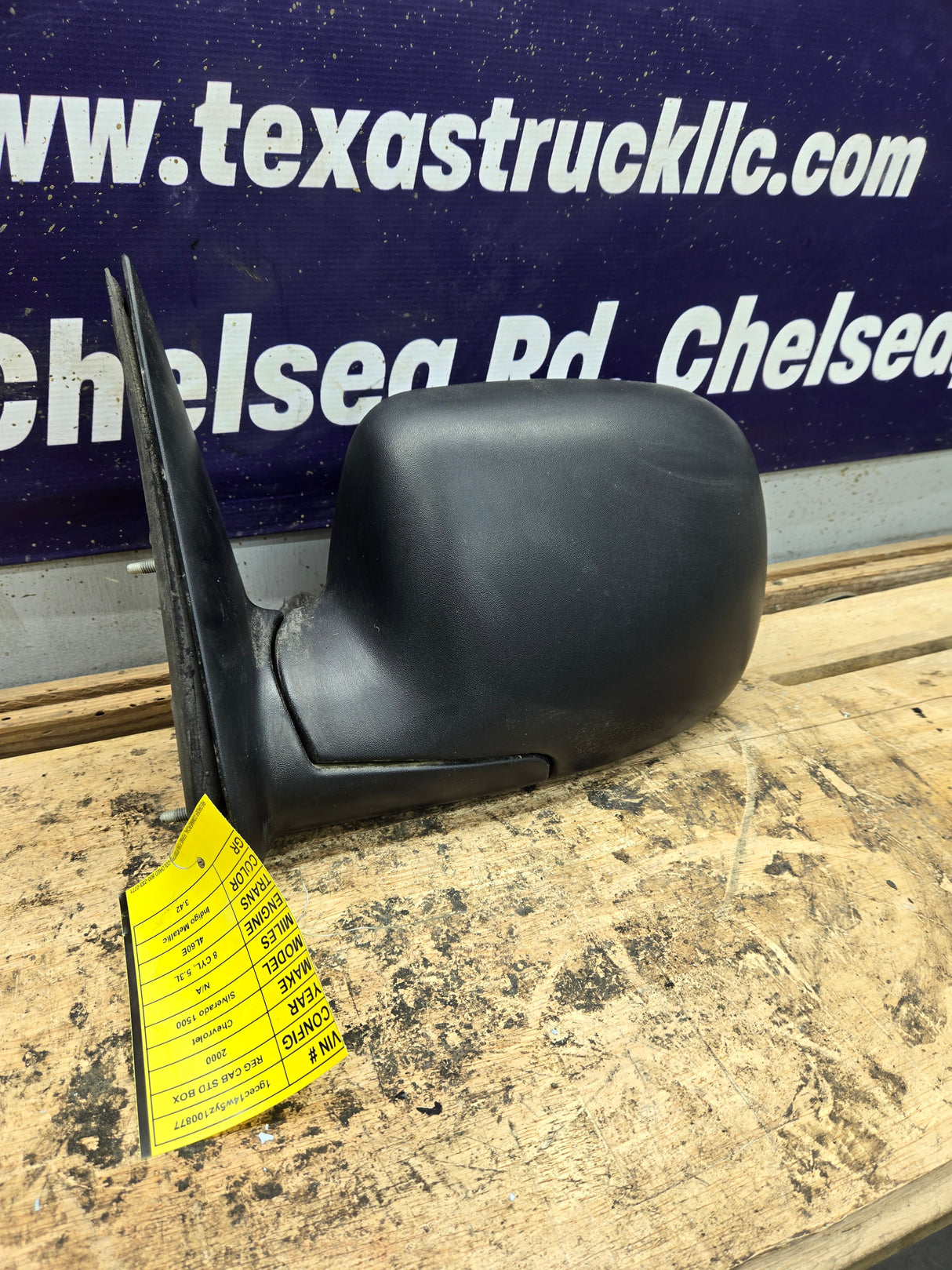 1999-2006 Chevrolet Silverado GMC Sierra 1500 2500 LH Driver Side Manual Mirror