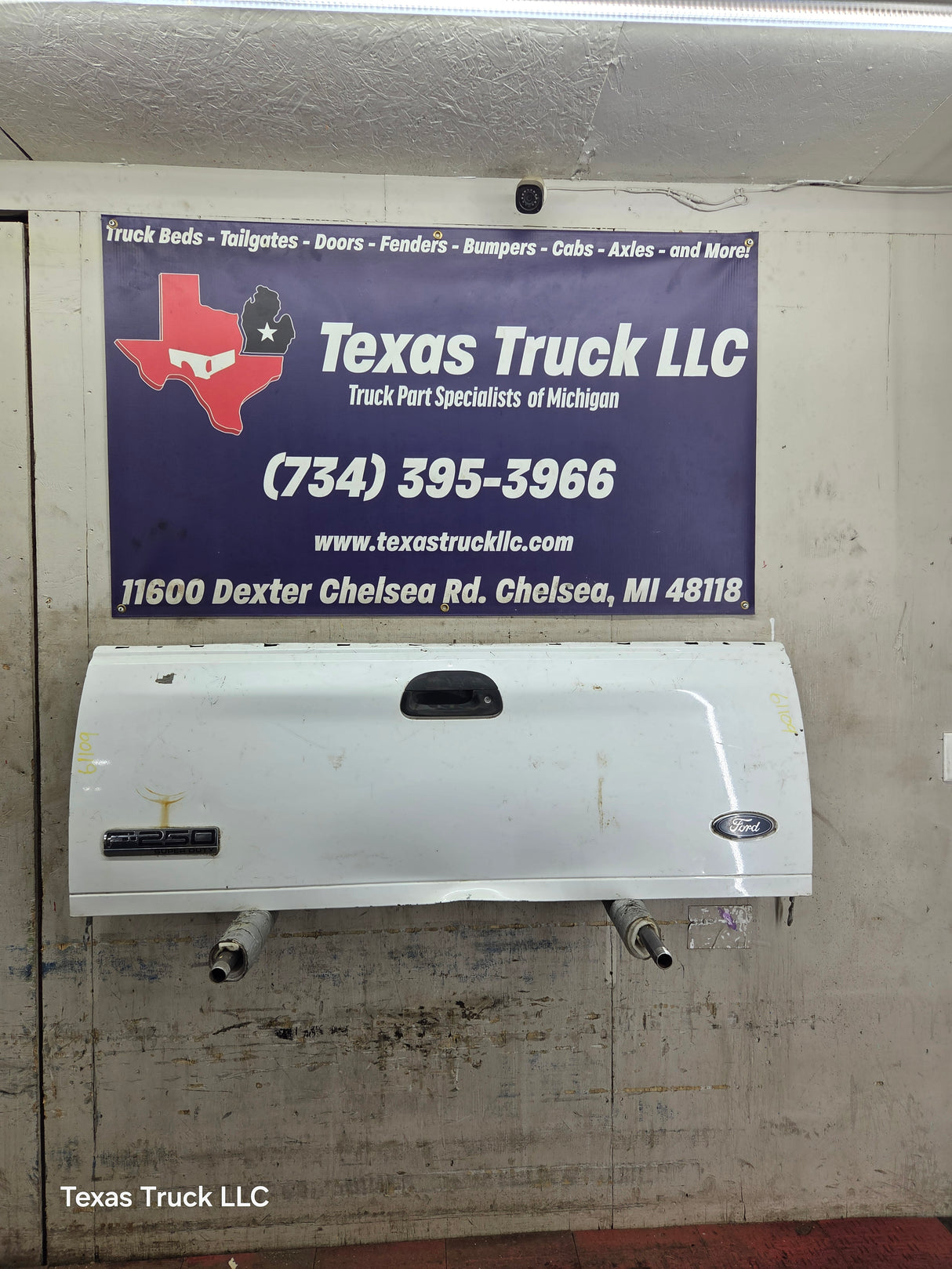 1997-2003 F150 / 1999-2007 Ford F250 F350 F450 F550 Super Duty Tailgate