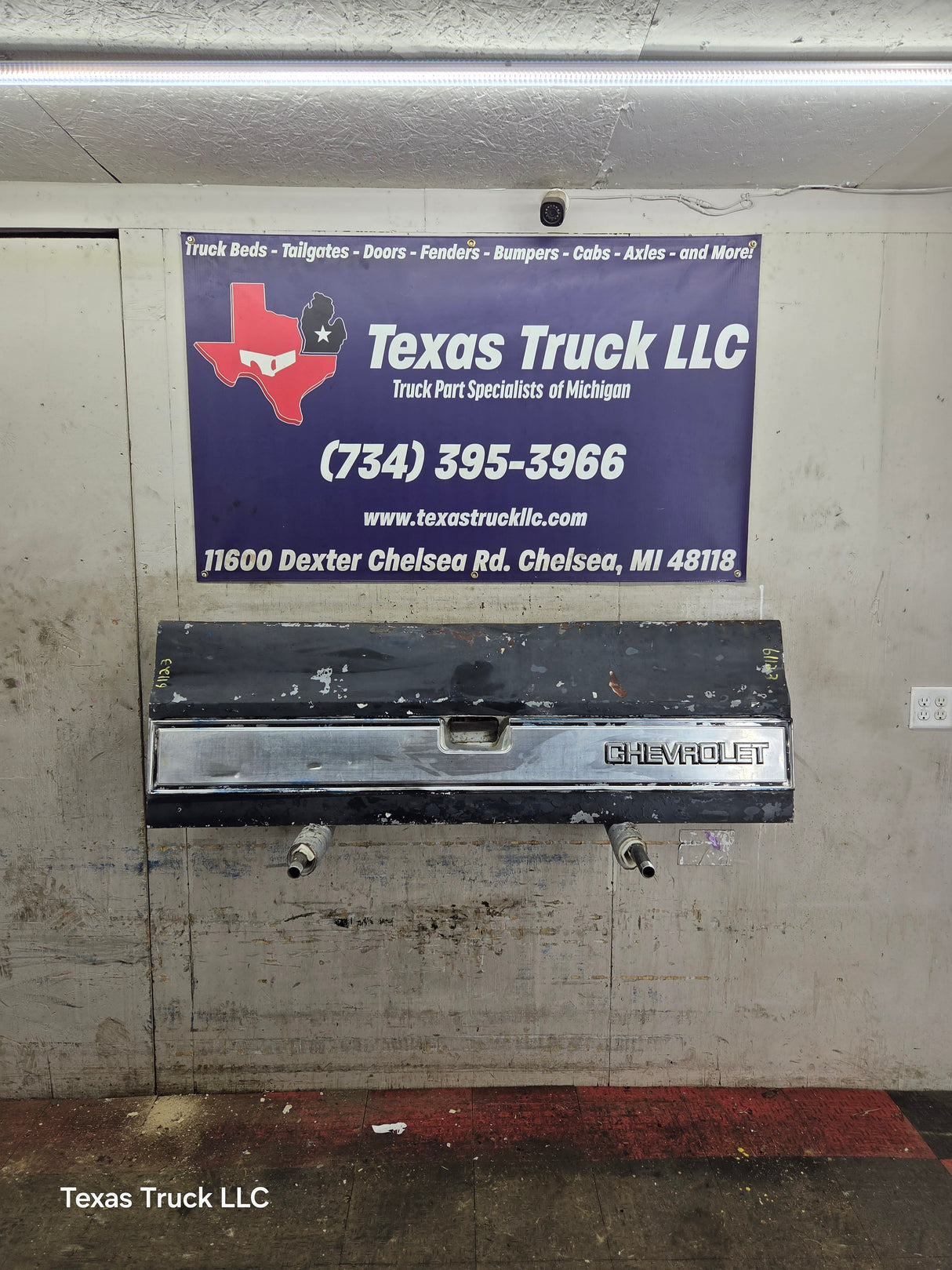 1981-1986 Chevrolet C10 C20 C30 K10 K20 K30 Tailgate