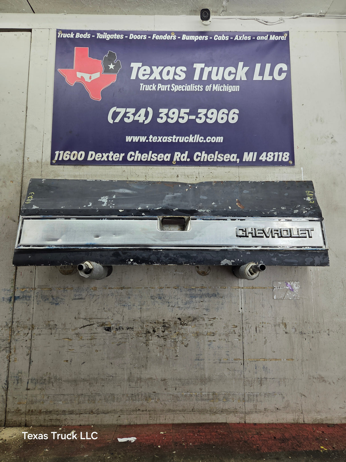 1981-1986 Chevrolet C10 C20 C30 K10 K20 K30 Tailgate