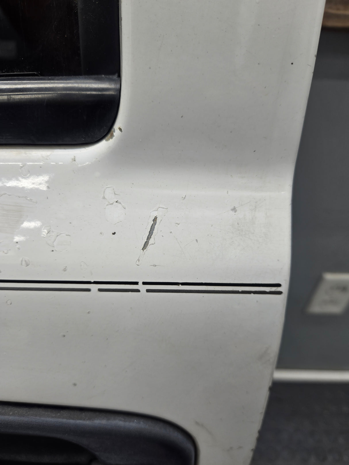1999-2006 Chevrolet Silverado / GMC Sierra 1500 2500 3500 HD Driver Side Front Door LH - Grey