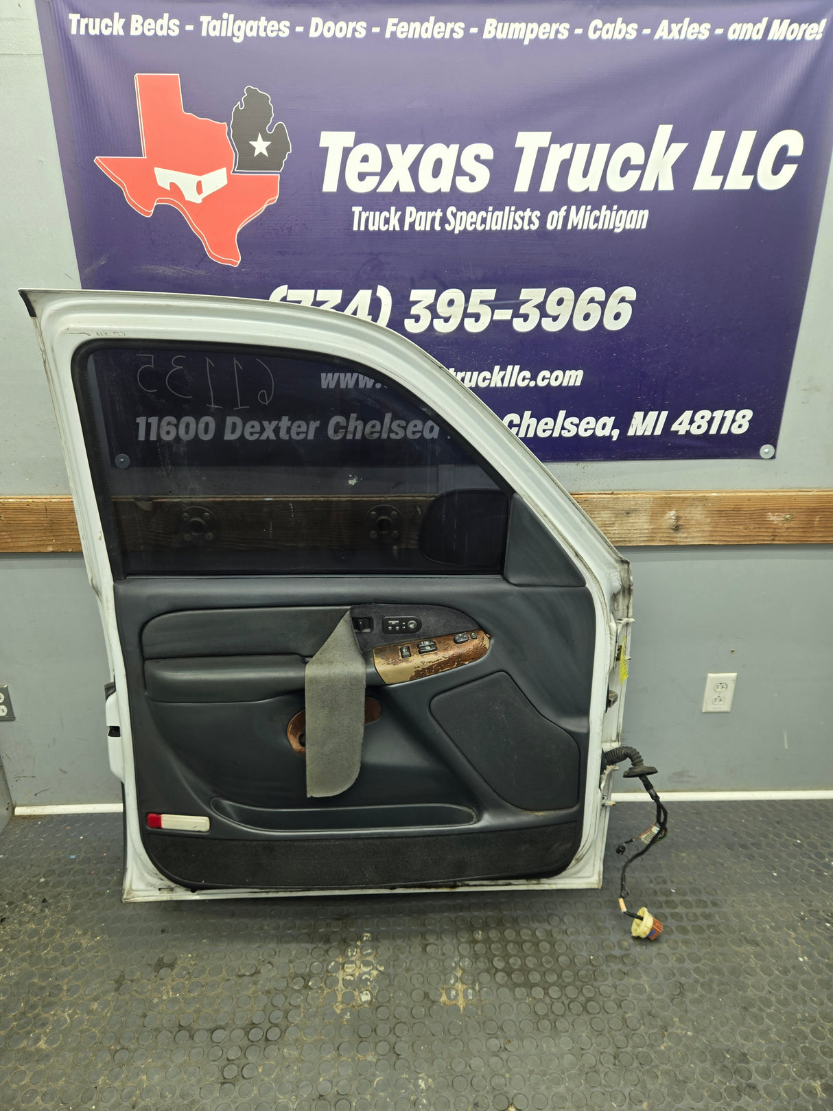 1999-2006 Chevrolet Silverado / GMC Sierra 1500 2500 3500 HD Driver Side Front Door LH - Grey