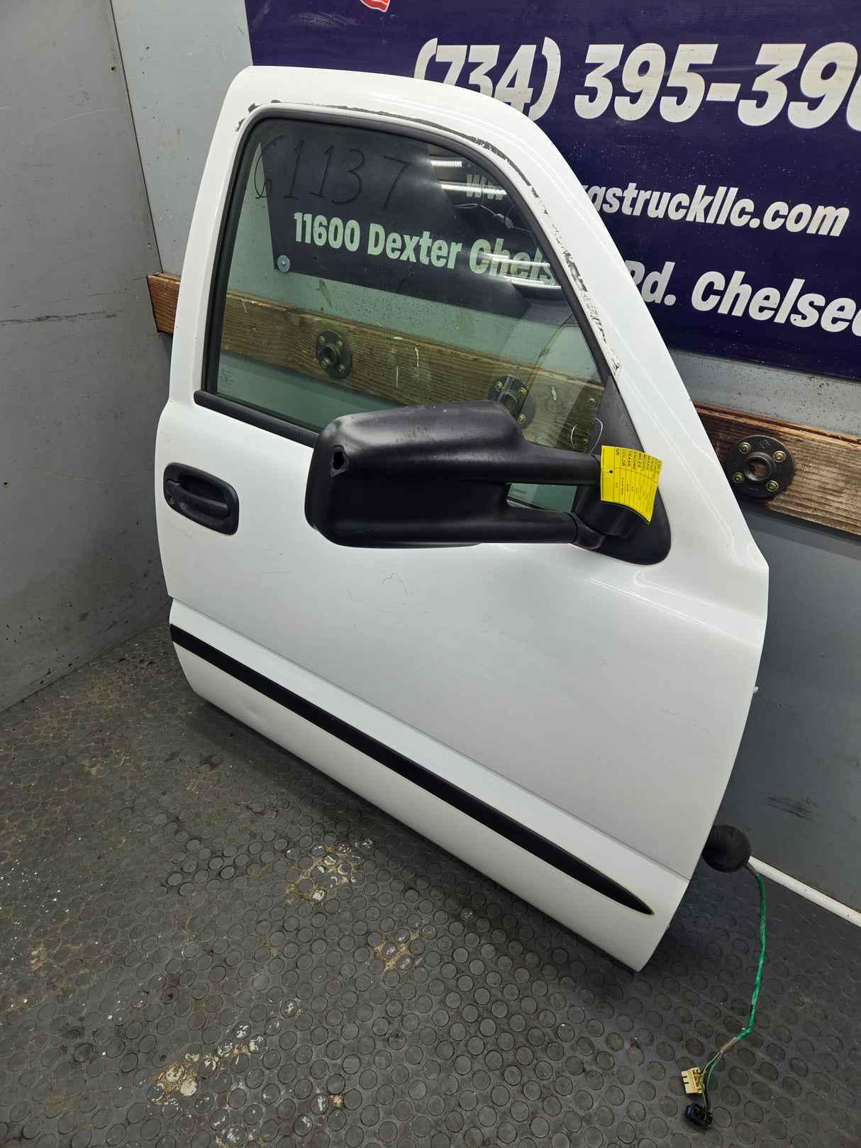 1999-2006 Chevrolet Silverado / GMC Sierra 1500 2500 3500 HD Front Passenger side Door RH